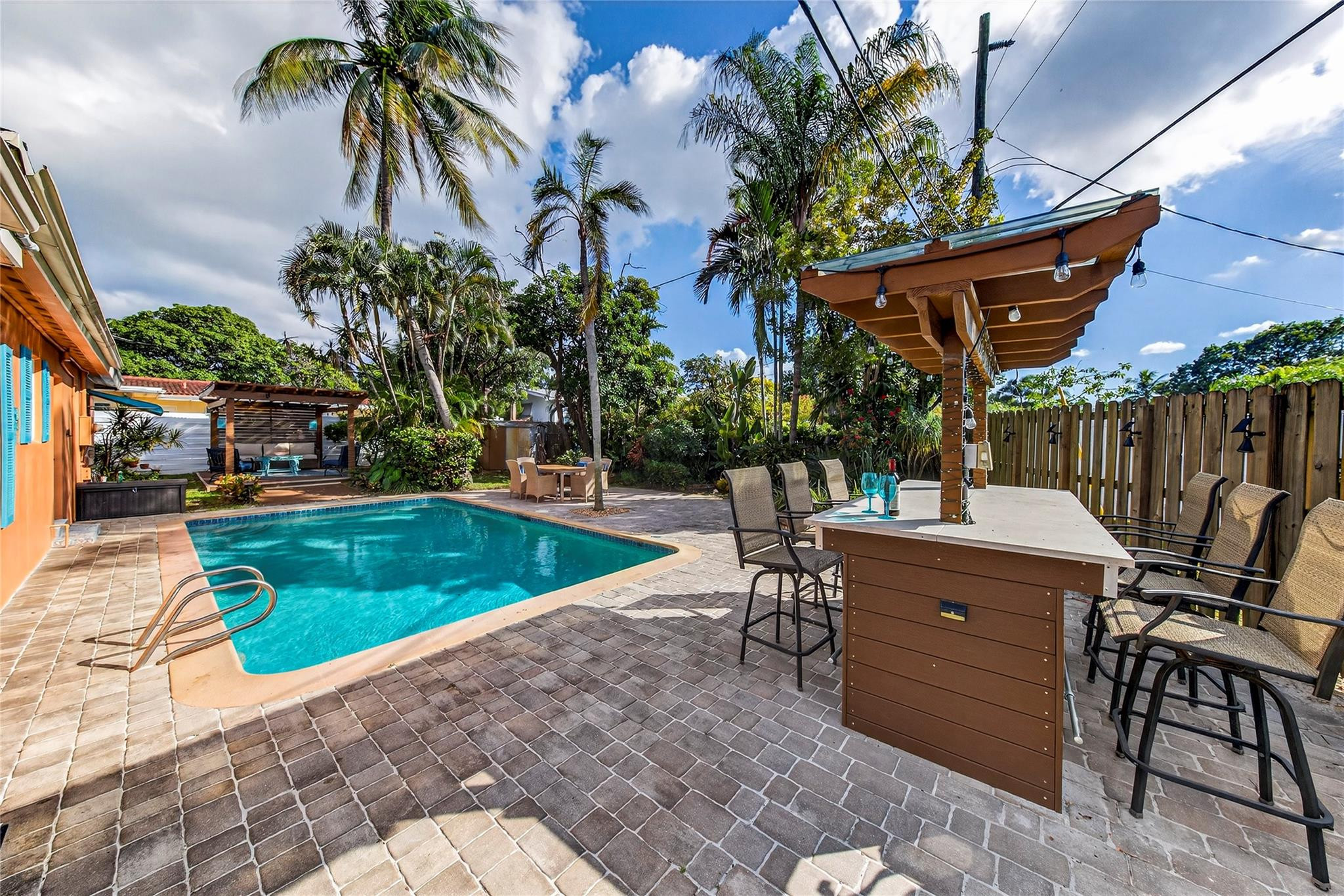 40 SW 9th Pompano Beach, FL 33060