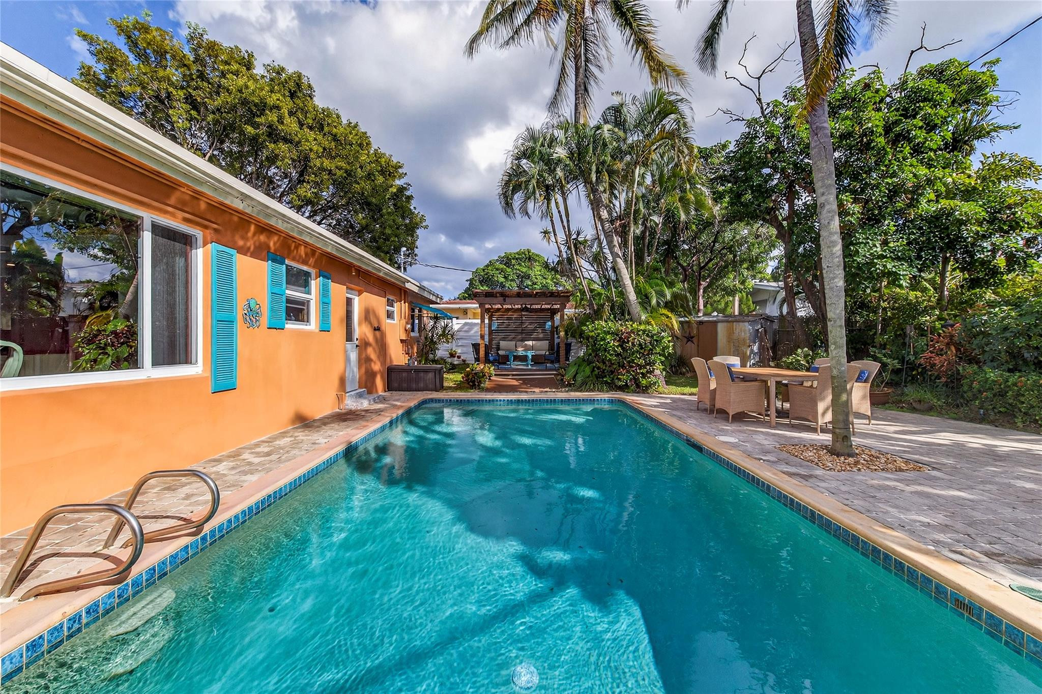40 SW 9th Pompano Beach, FL 33060