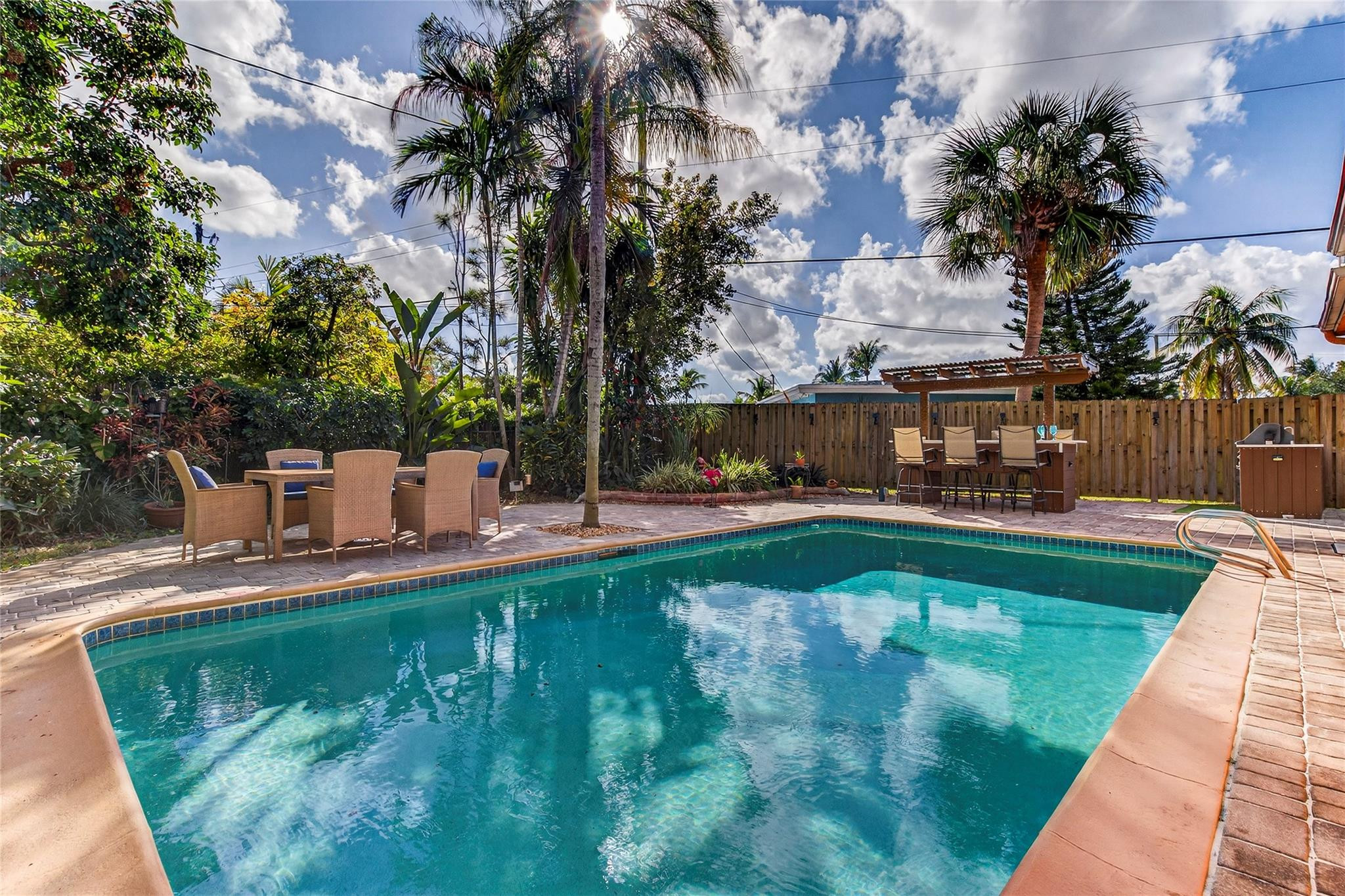 40 SW 9th Pompano Beach, FL 33060