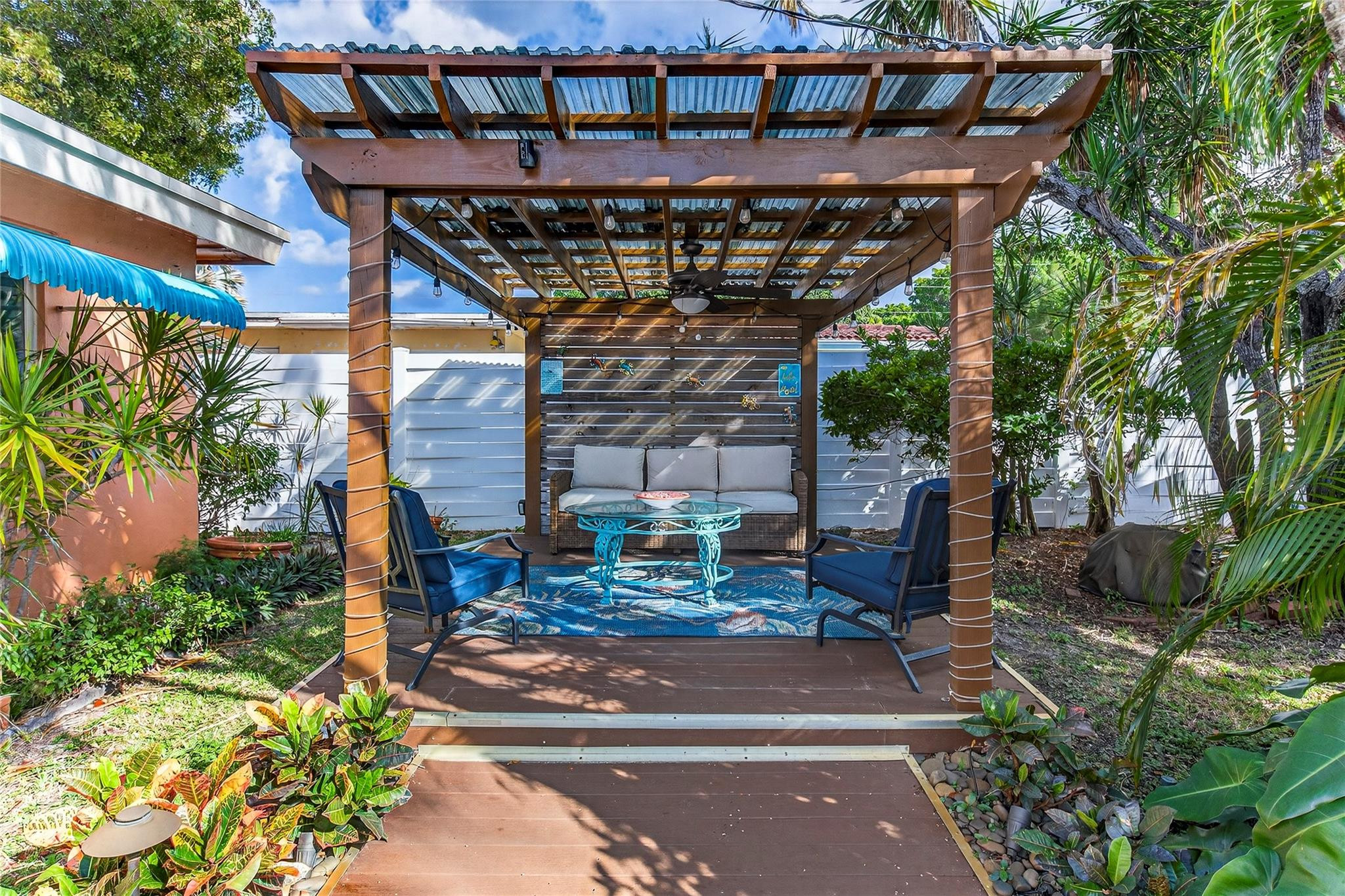 40 SW 9th Pompano Beach, FL 33060