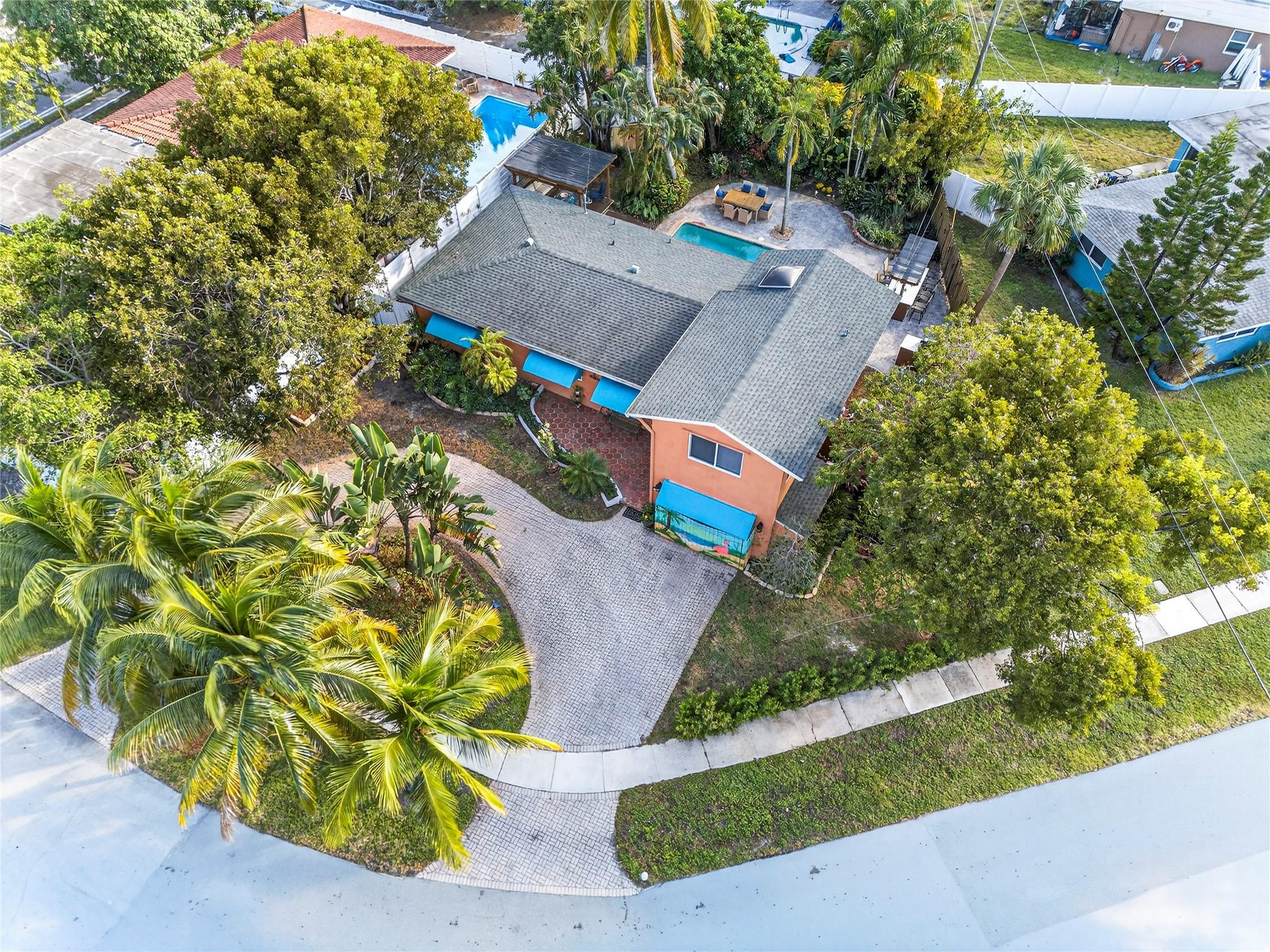 40 SW 9th Pompano Beach, FL 33060