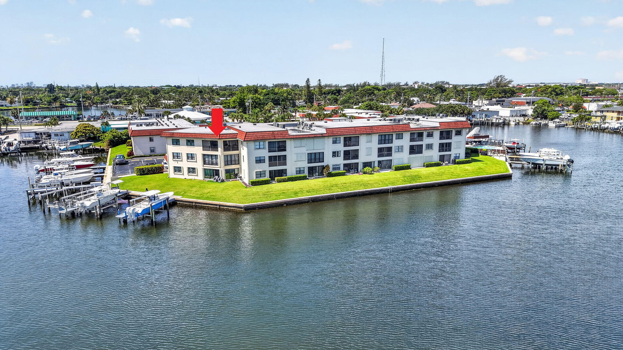 313 Lake #316