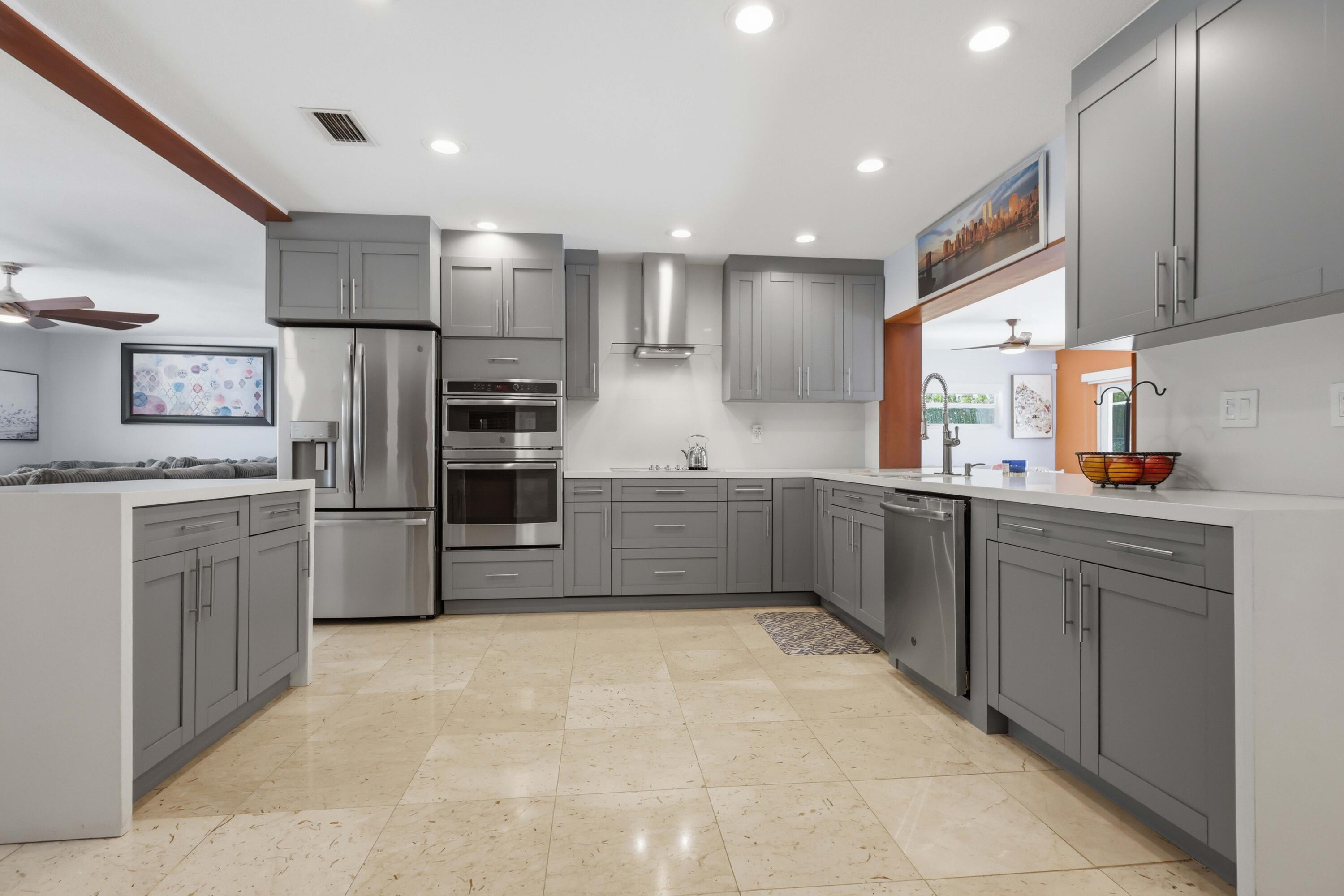 3316 NE 40th Fort Lauderdale, FL 33308