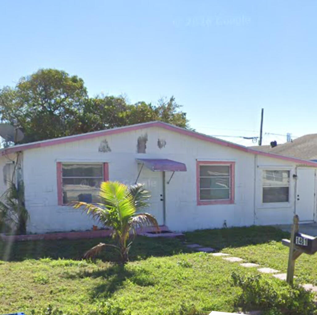 1481 W 32nd St