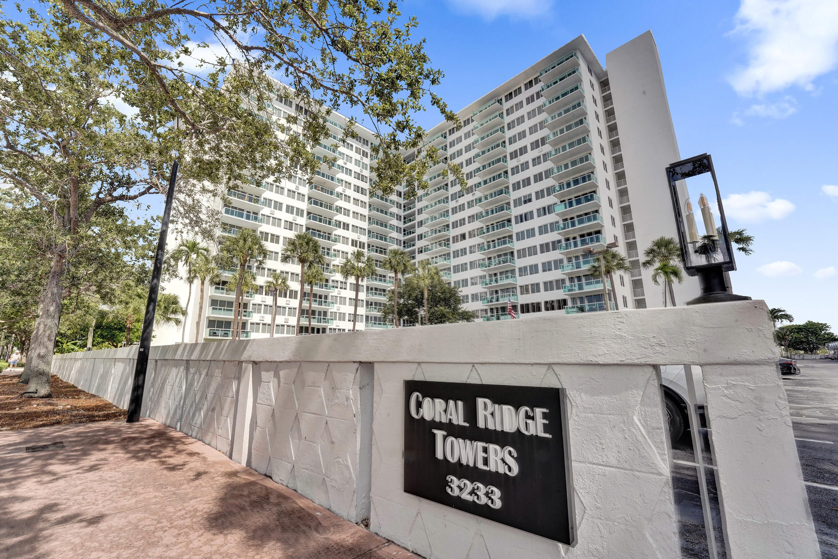 3233 NE 34th #214