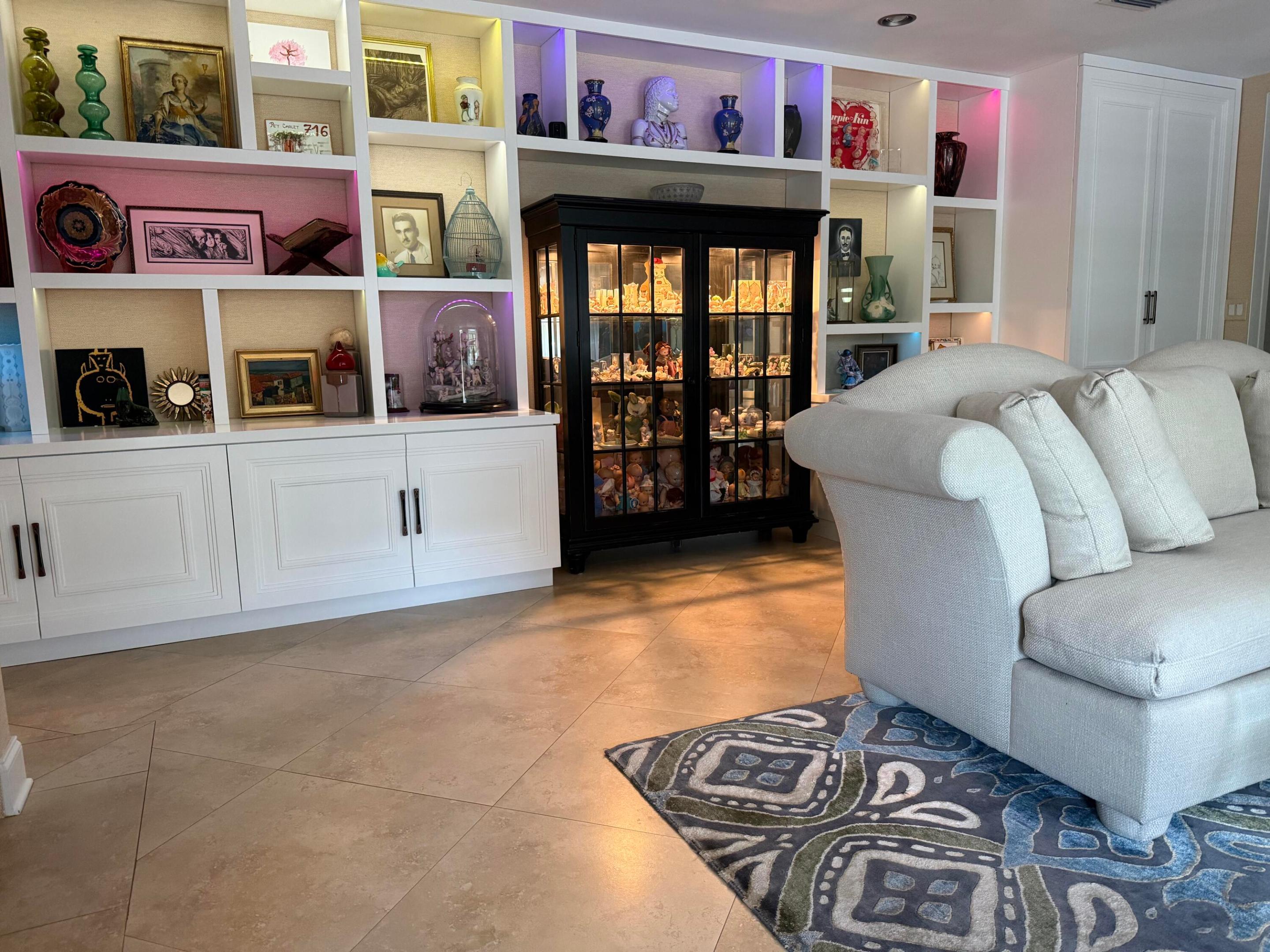 716 Middle Riv Dr Fort Lauderdale, FL 33304