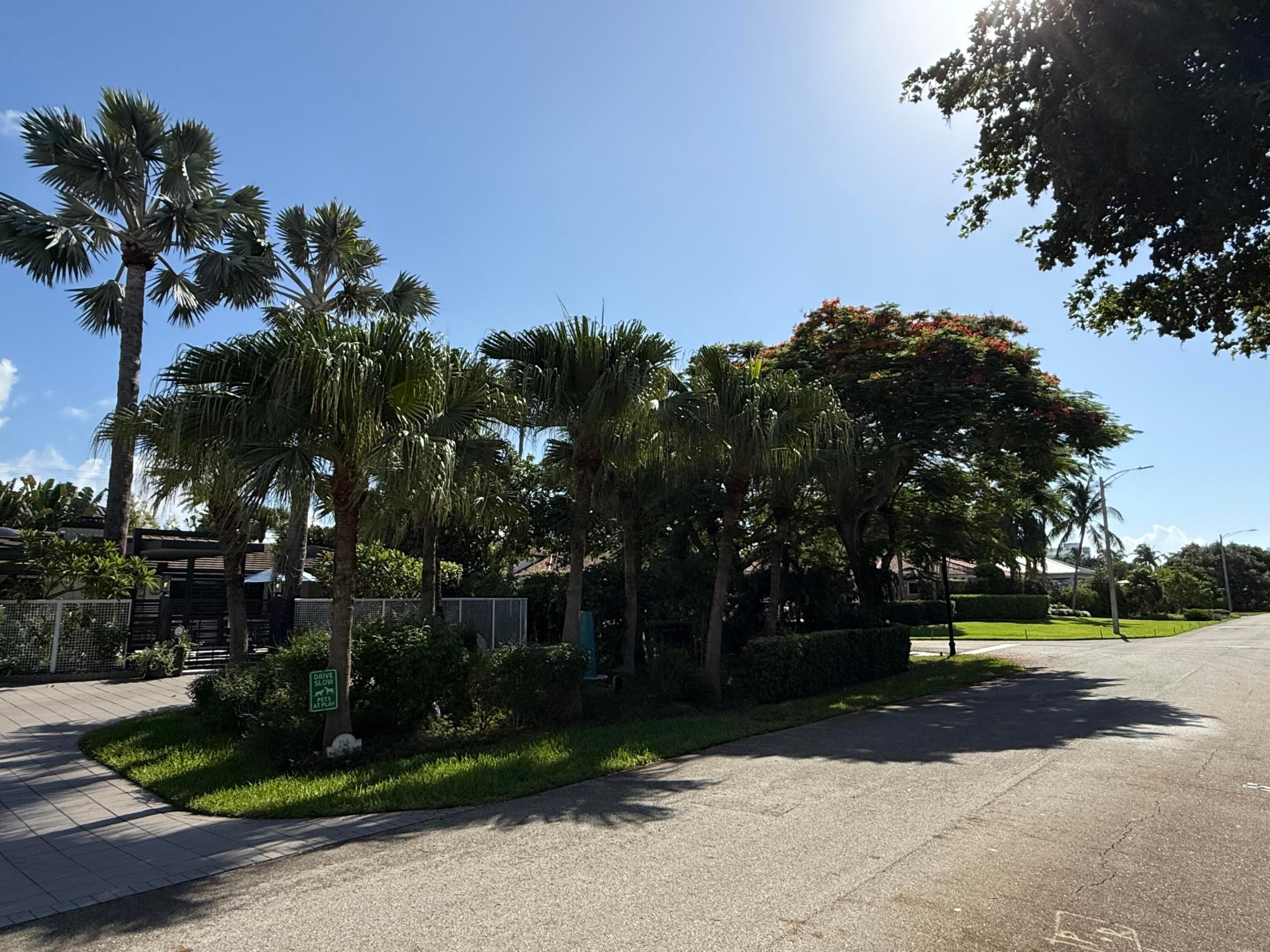 716 Middle Riv Dr Fort Lauderdale, FL 33304