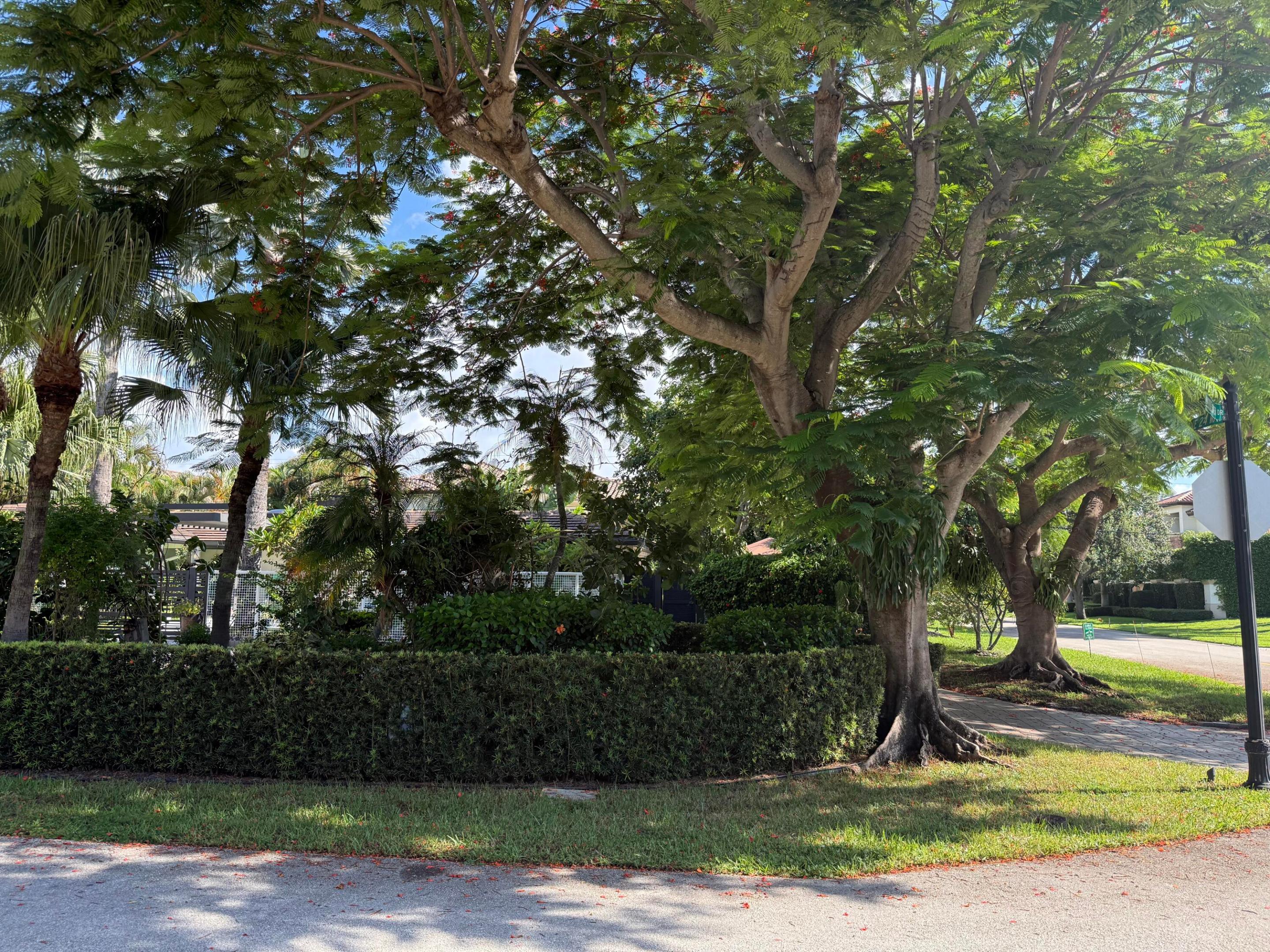 716 Middle Riv Dr Fort Lauderdale, FL 33304