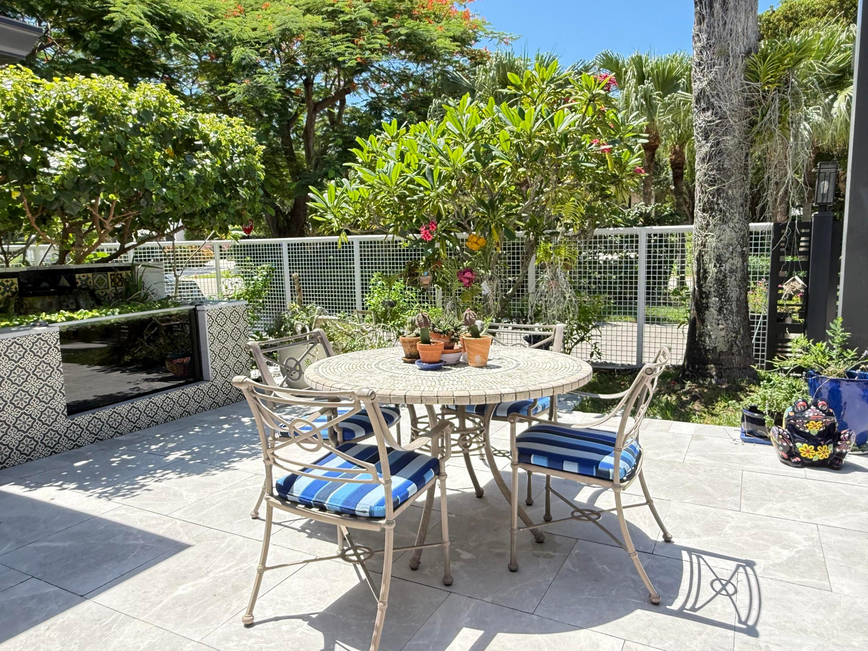 716 Middle Riv Dr Fort Lauderdale, FL 33304