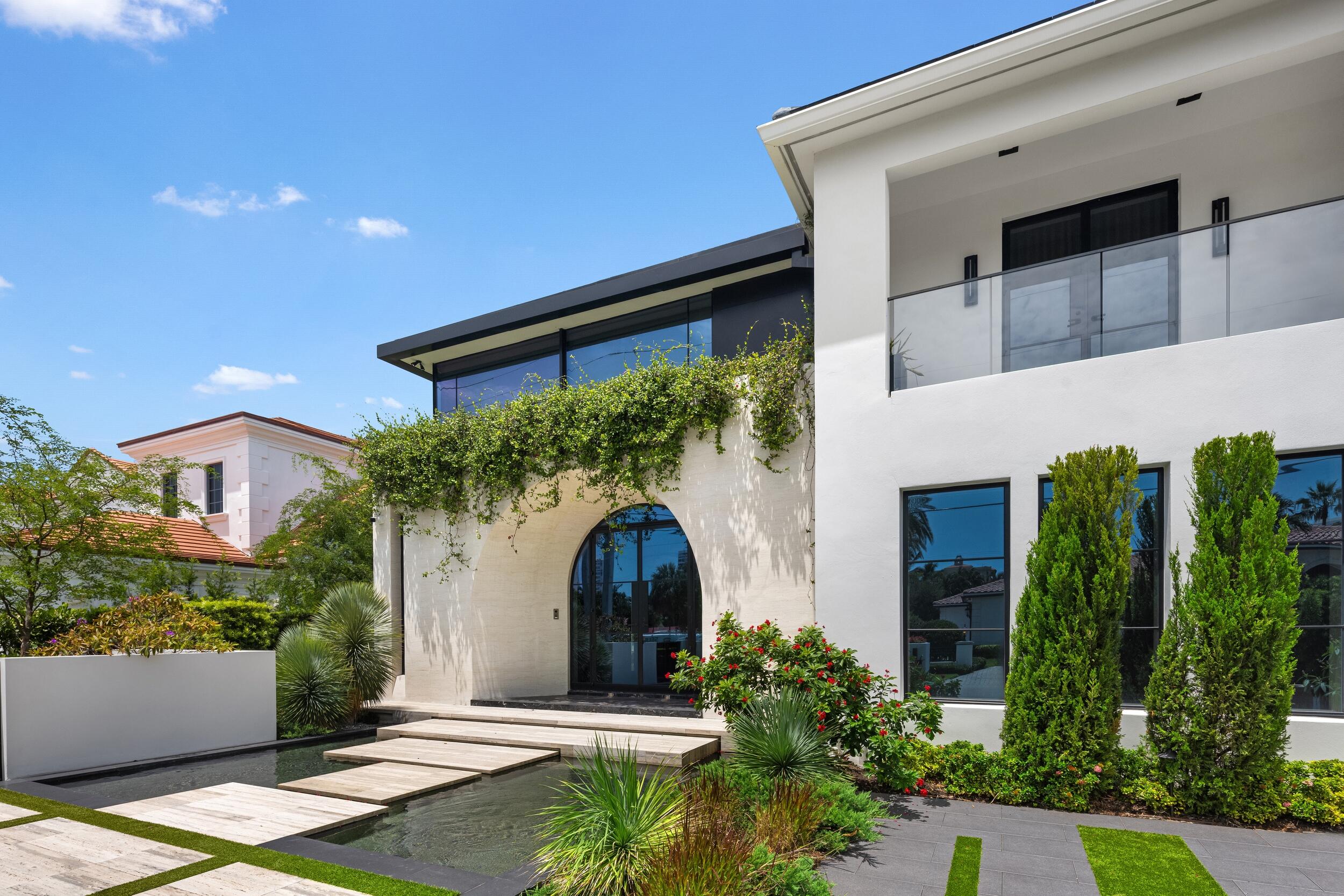 2401 Spanish Riv Rd Boca Raton, FL 33432