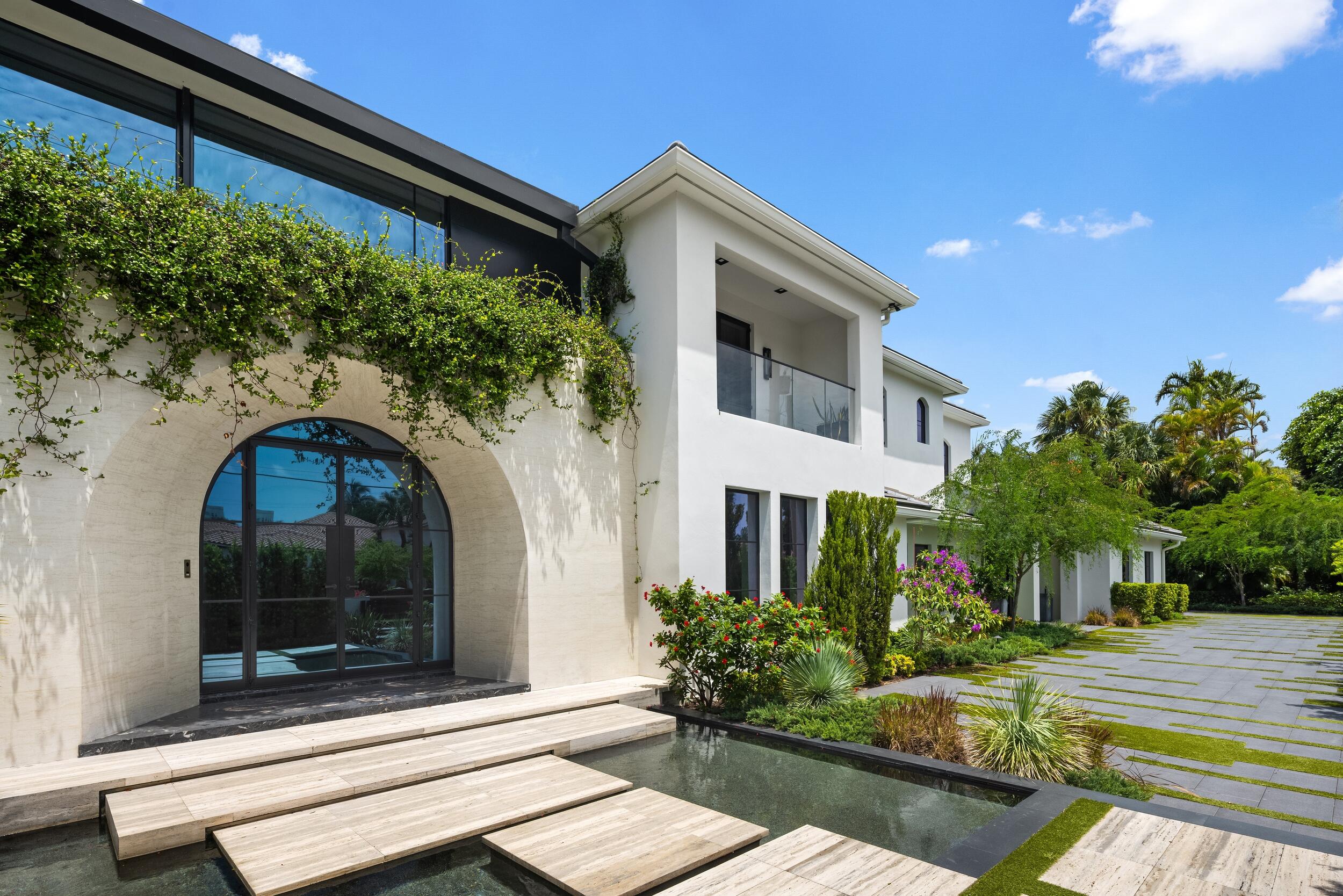 2401 Spanish Riv Rd Boca Raton, FL 33432
