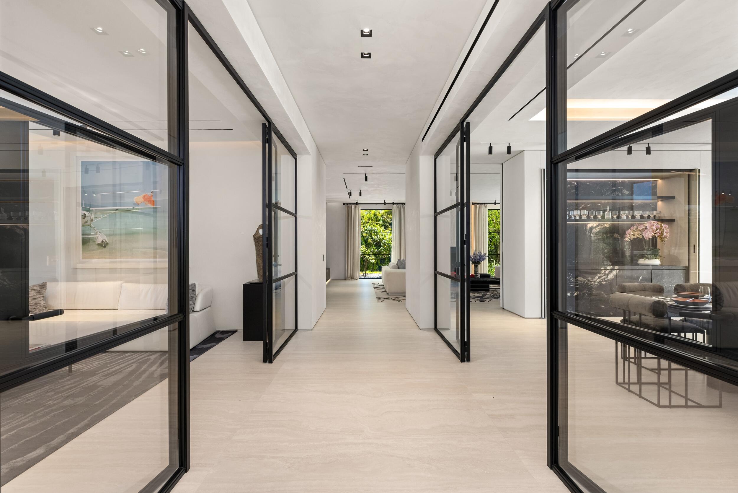 2401 Spanish Riv Rd Boca Raton, FL 33432