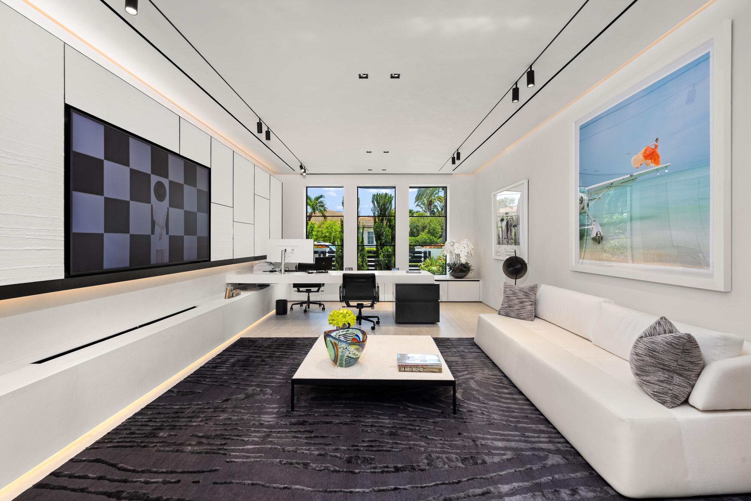 2401 Spanish Riv Rd Boca Raton, FL 33432