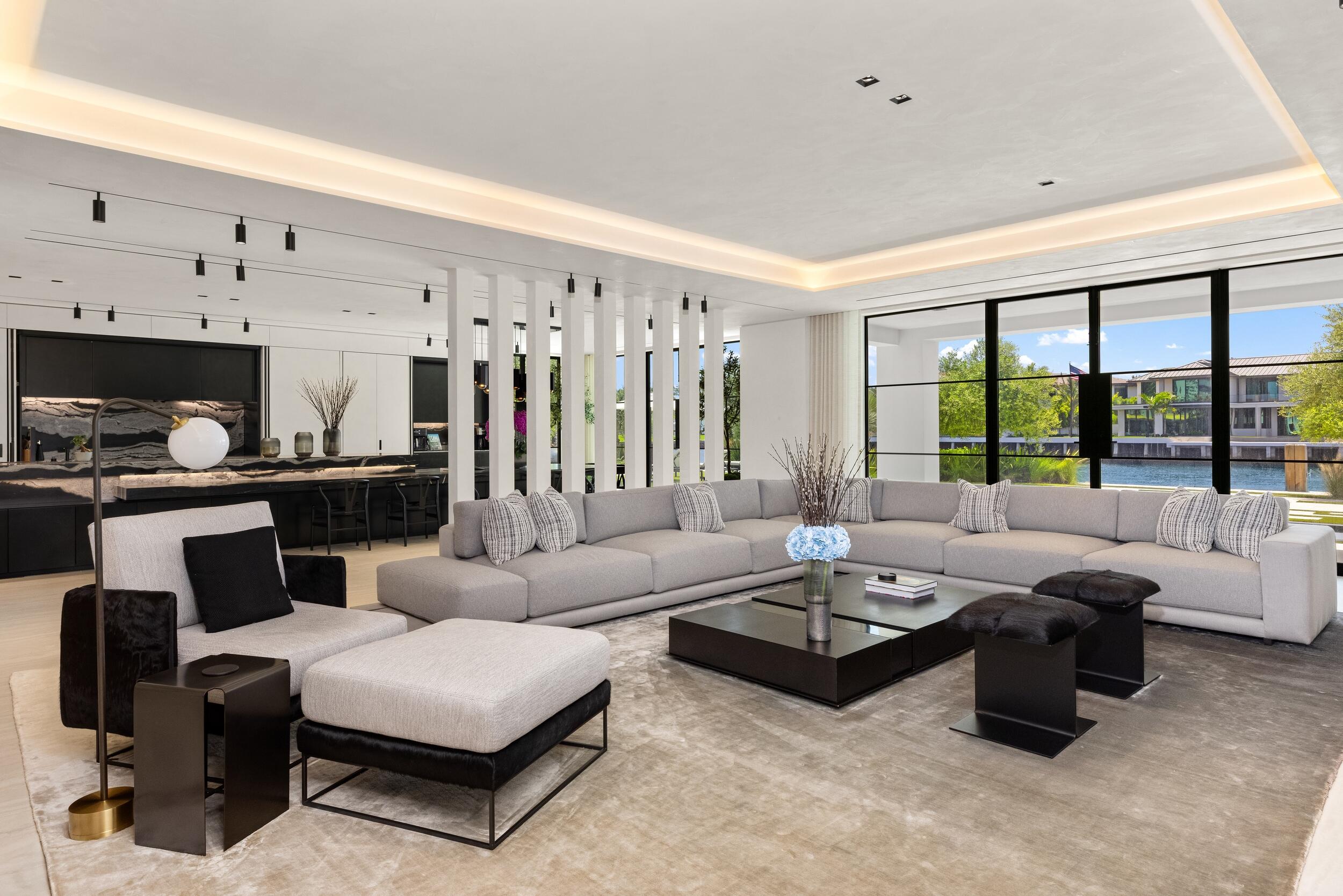 2401 Spanish Riv Rd Boca Raton, FL 33432