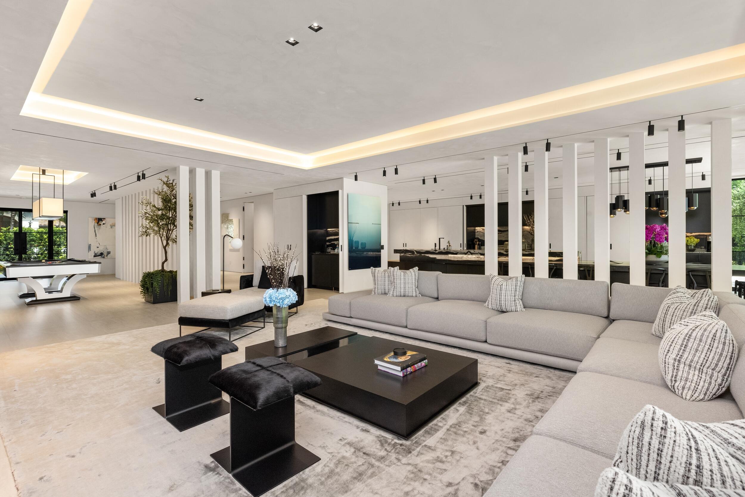 2401 Spanish Riv Rd Boca Raton, FL 33432