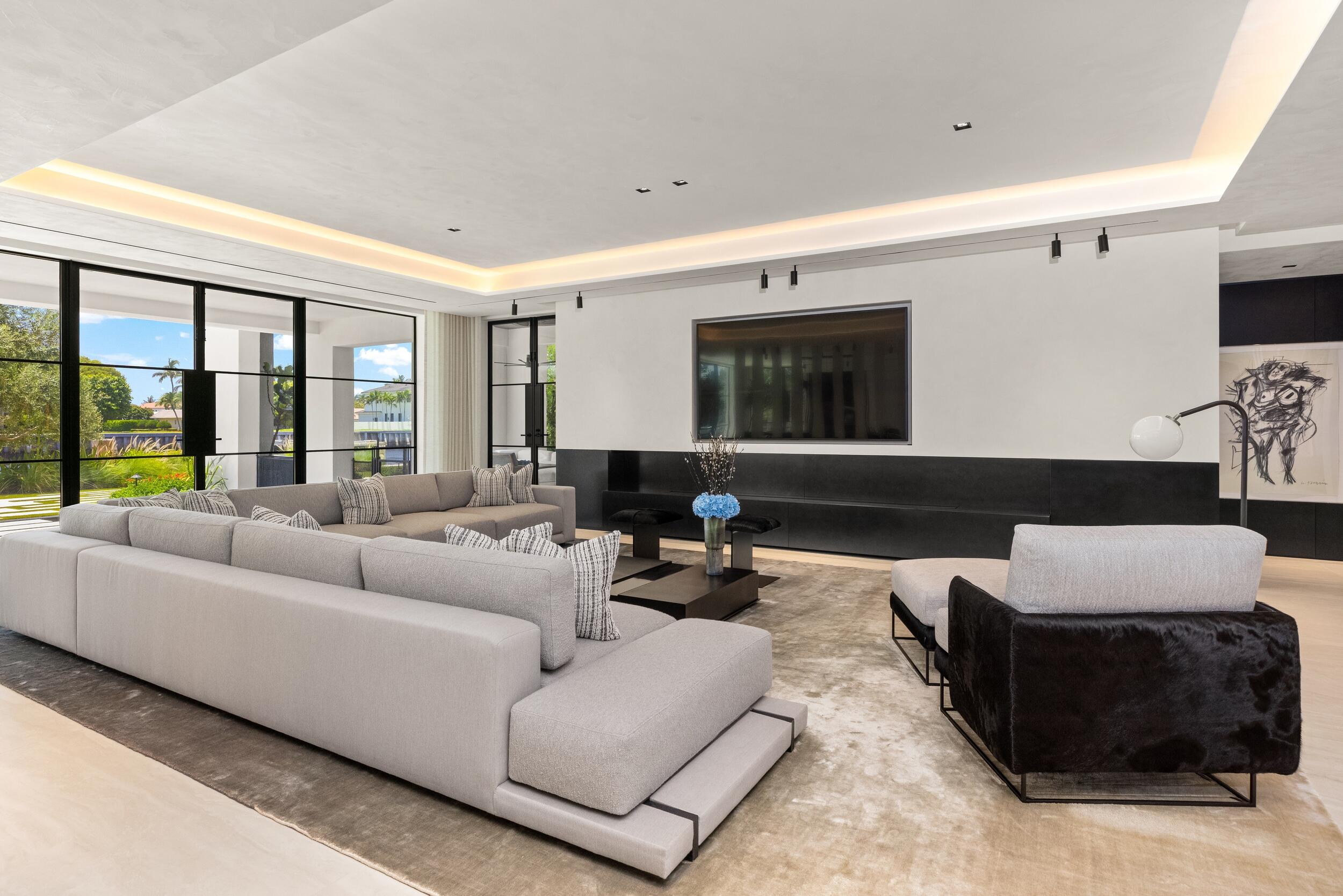 2401 Spanish Riv Rd Boca Raton, FL 33432