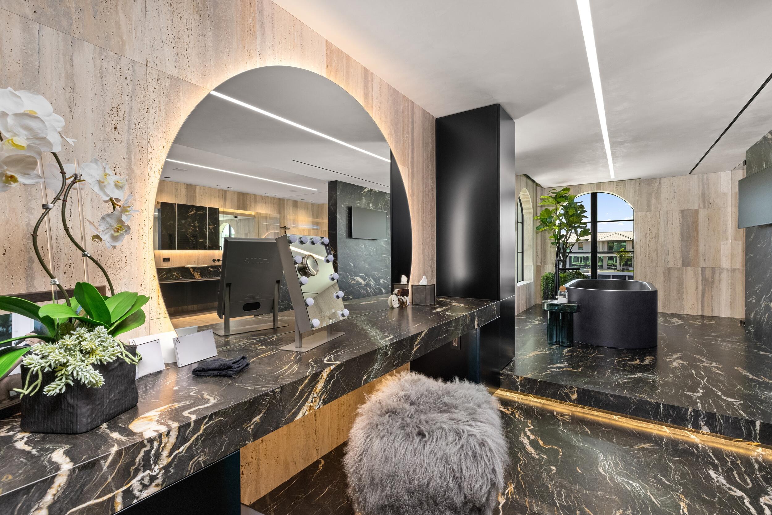 2401 Spanish Riv Rd Boca Raton, FL 33432