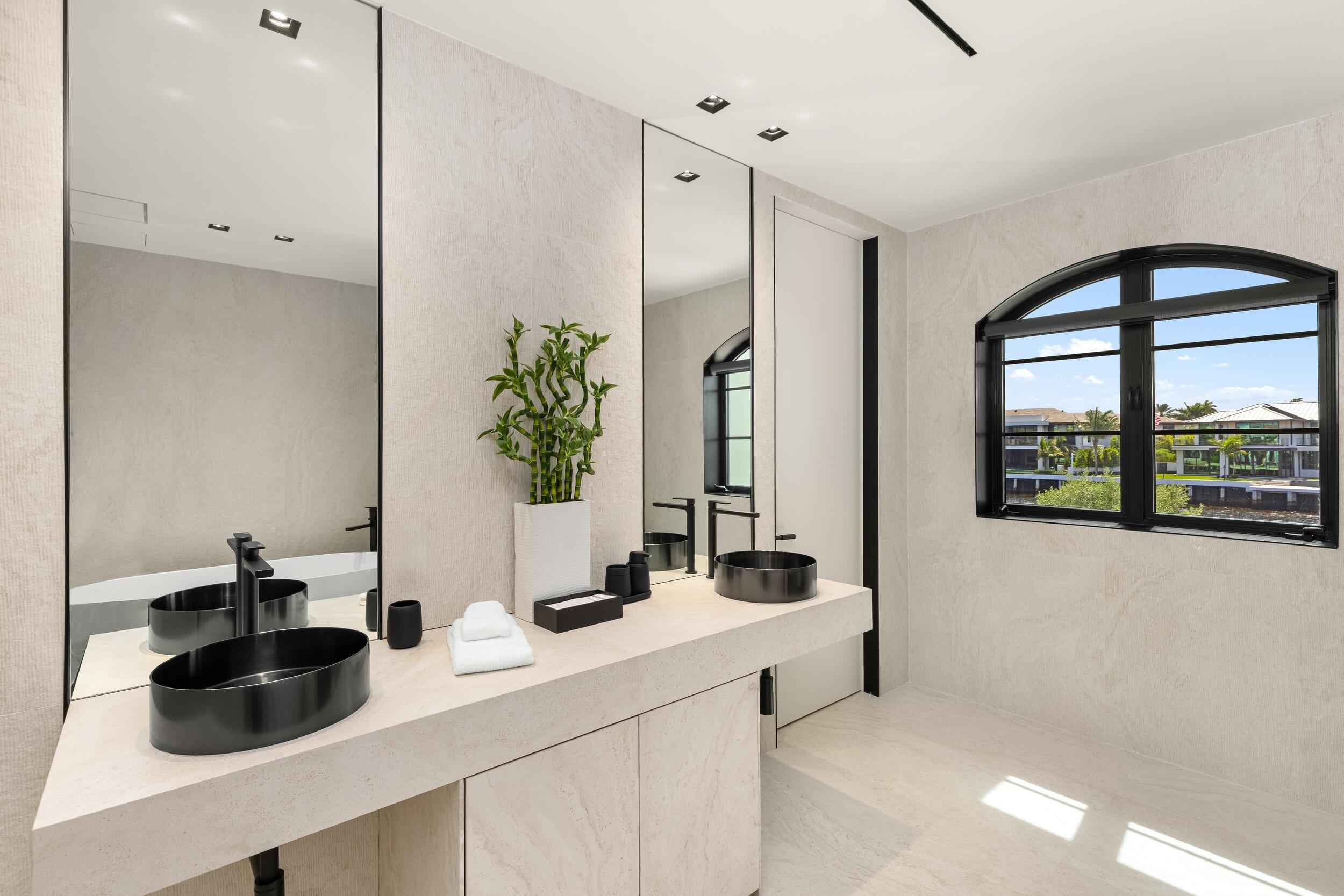 2401 Spanish Riv Rd Boca Raton, FL 33432