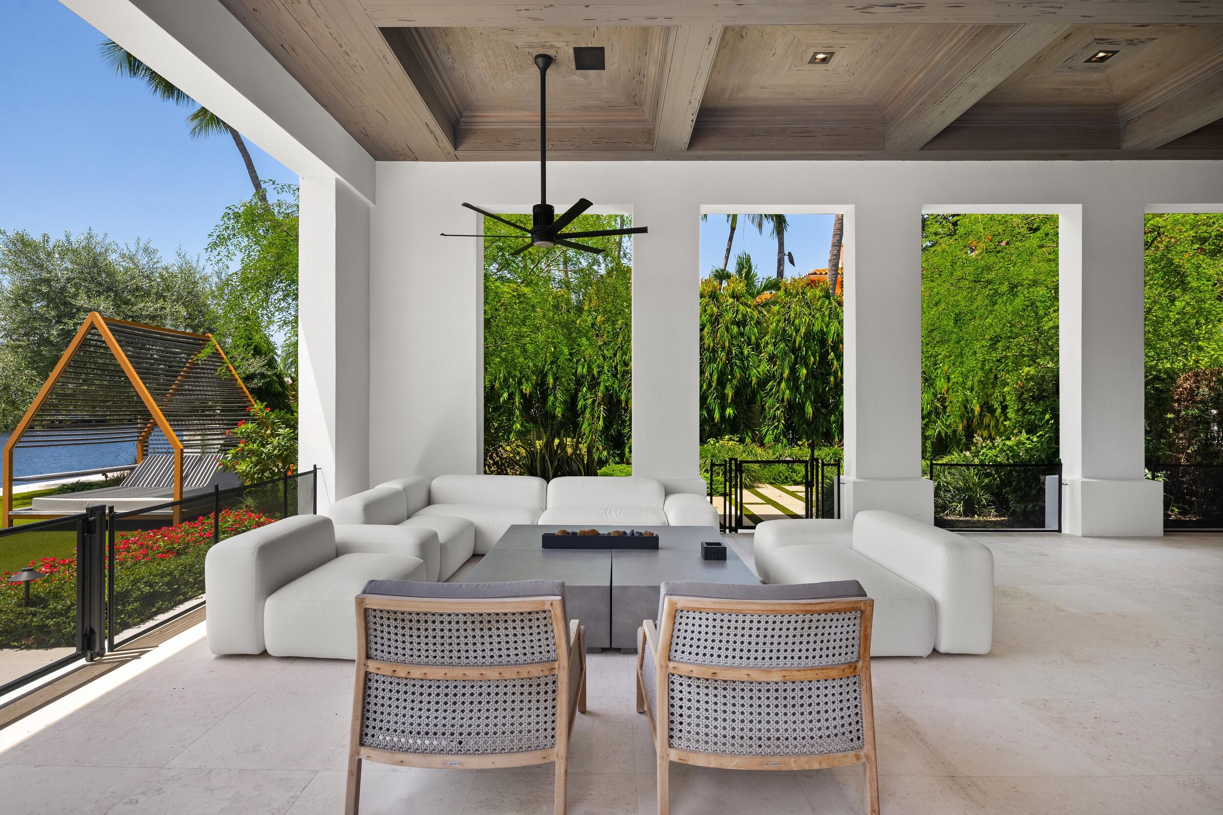 2401 Spanish Riv Rd Boca Raton, FL 33432