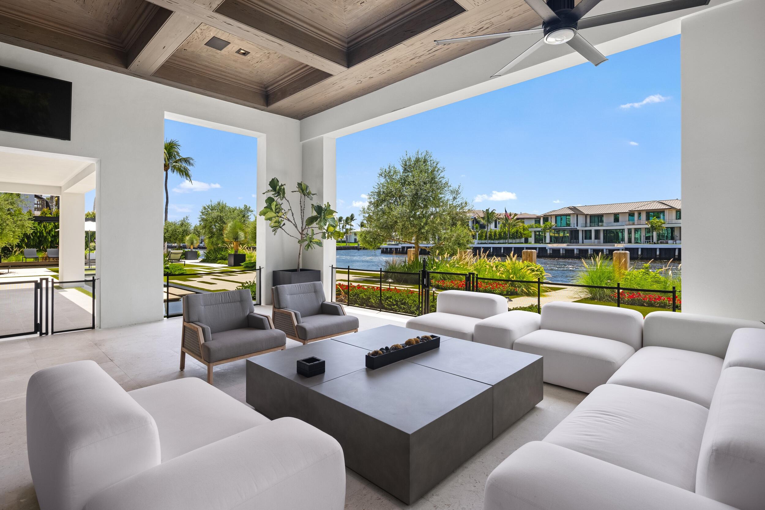 2401 Spanish Riv Rd Boca Raton, FL 33432