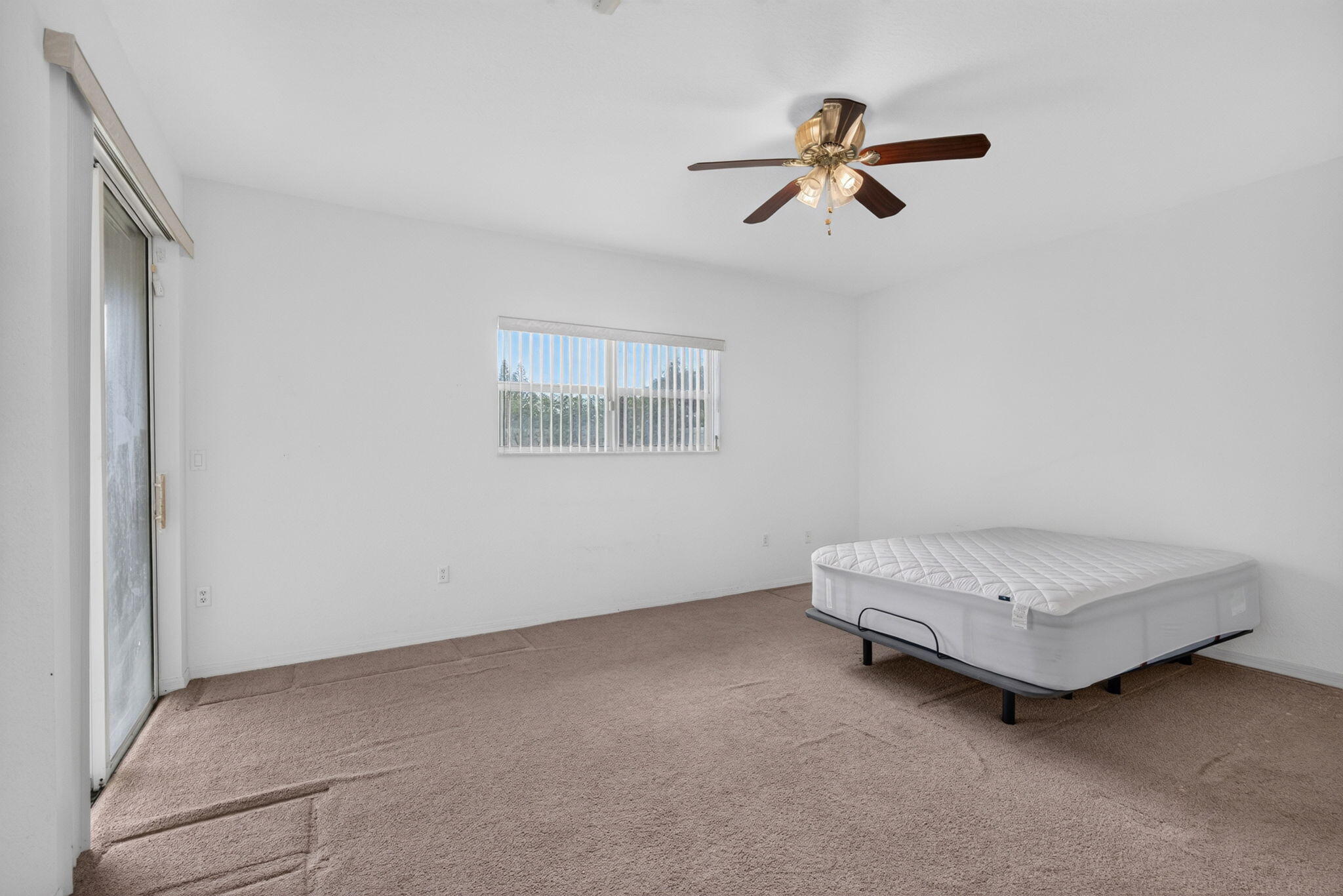 900 SE 2nd Ave Dania Beach, FL 33004