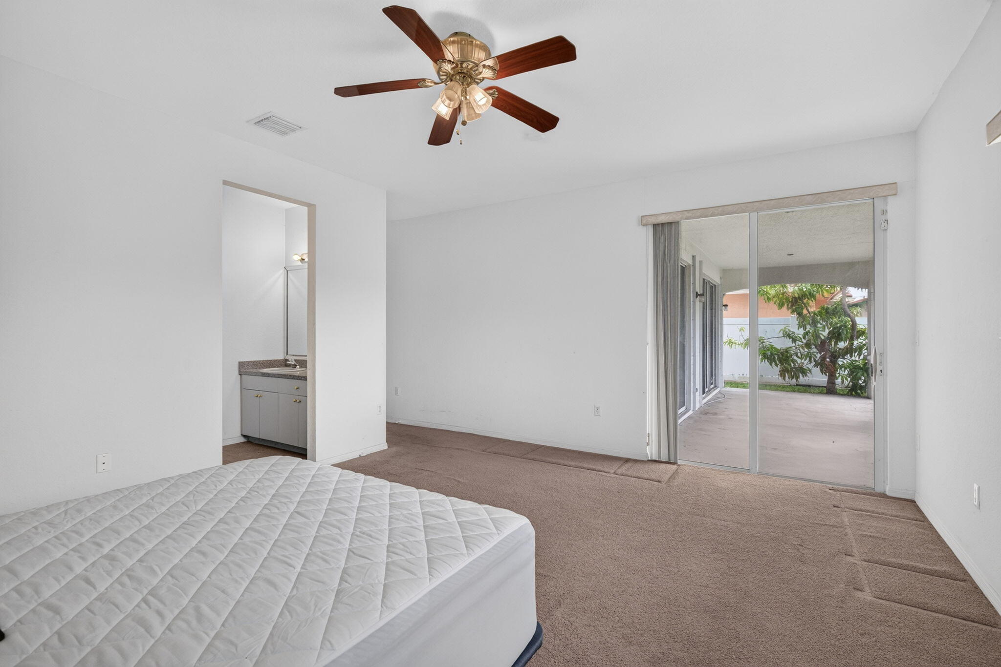 900 SE 2nd Ave Dania Beach, FL 33004
