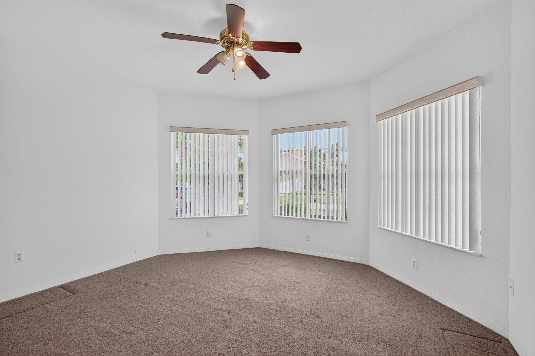 900 SE 2nd Ave Dania Beach, FL 33004