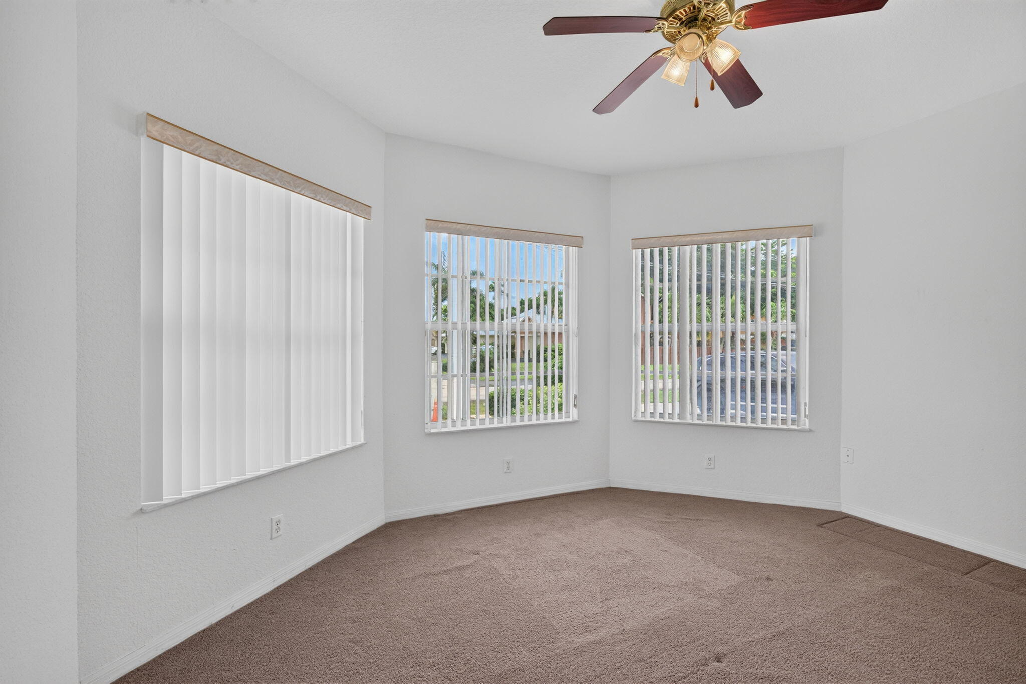 900 SE 2nd Ave Dania Beach, FL 33004
