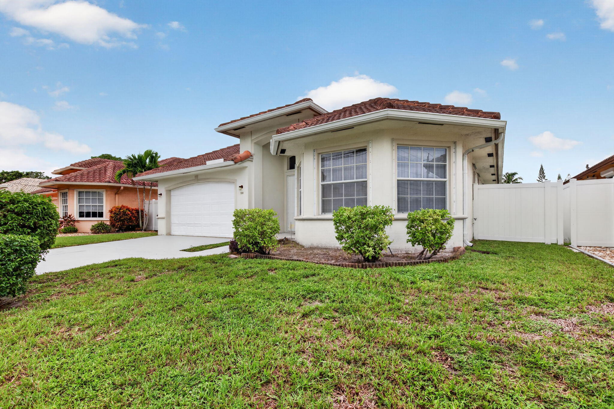 900 SE 2nd Ave Dania Beach, FL 33004