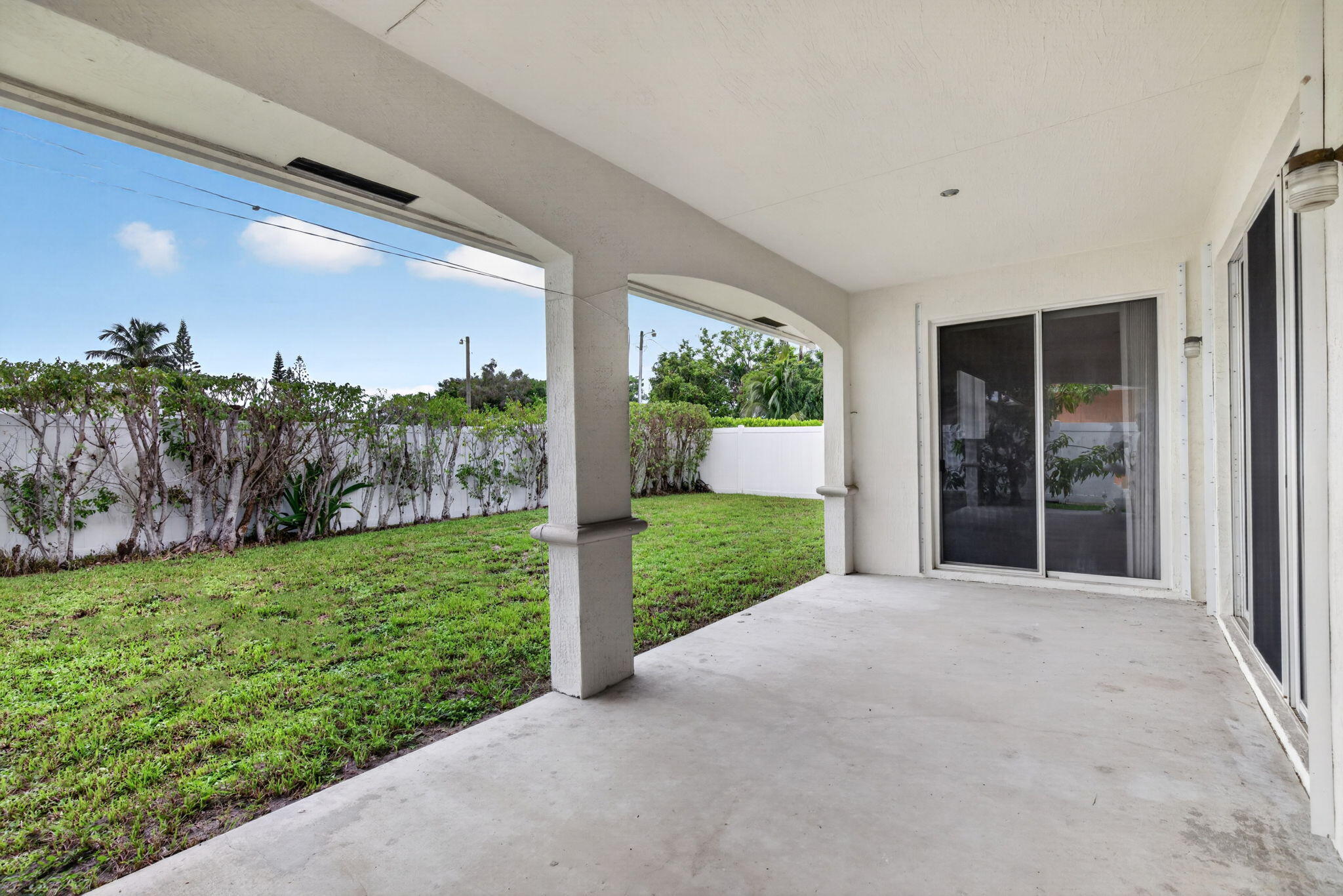 900 SE 2nd Ave Dania Beach, FL 33004