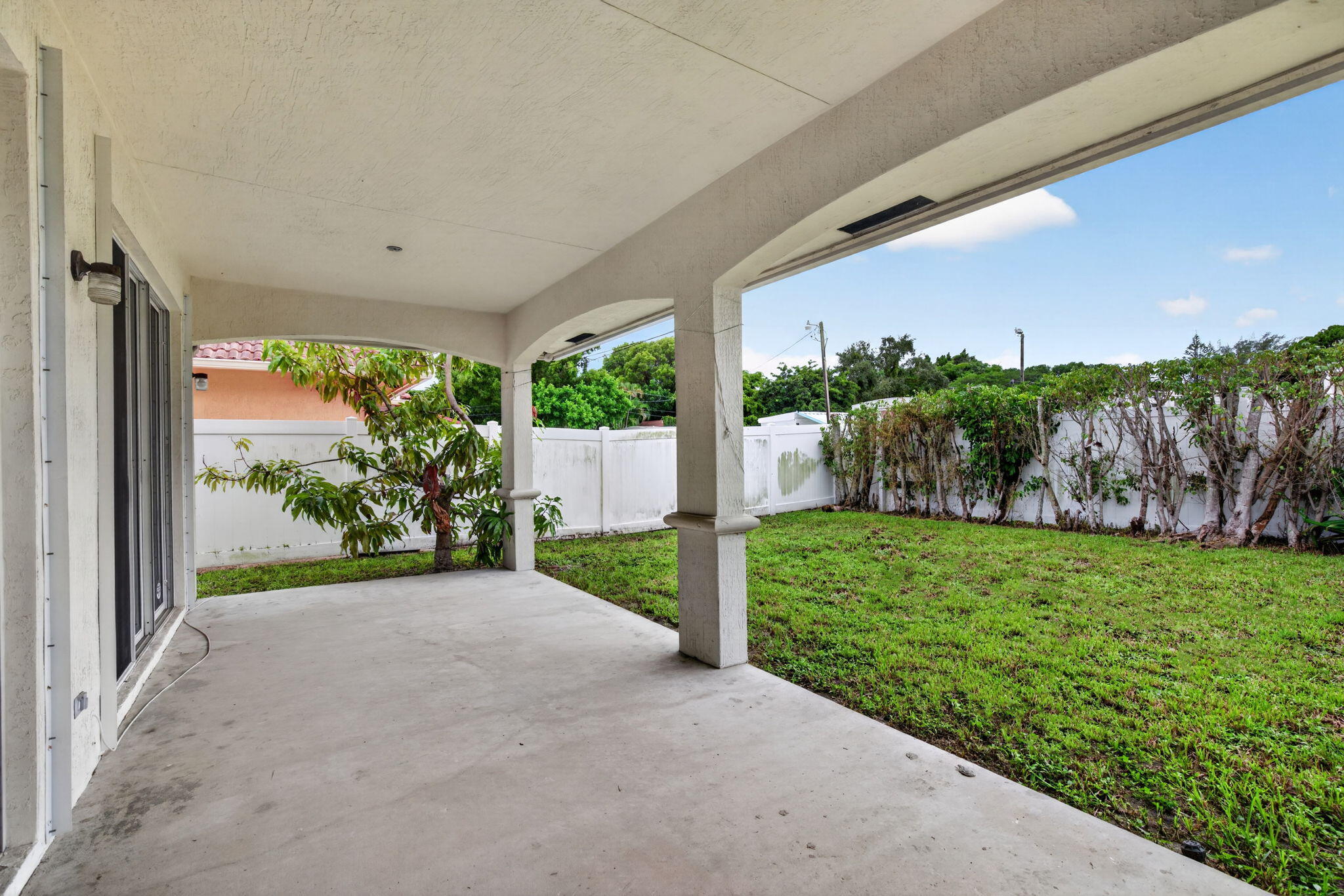 900 SE 2nd Ave Dania Beach, FL 33004