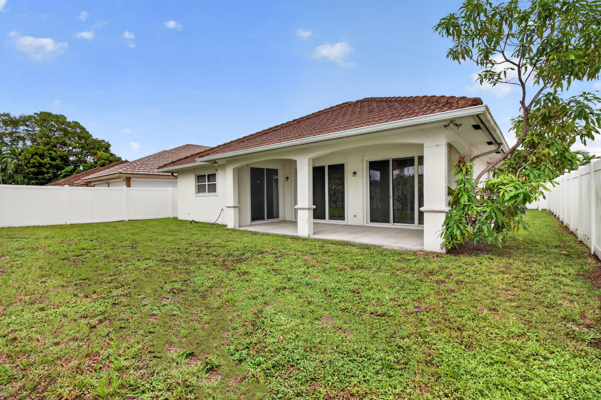 900 SE 2nd Ave Dania Beach, FL 33004