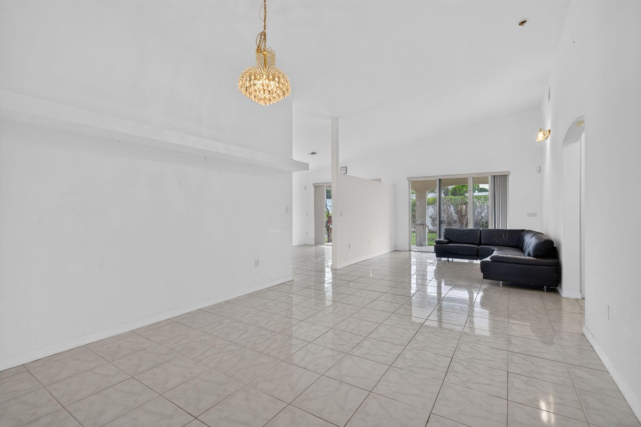 900 SE 2nd Ave Dania Beach, FL 33004