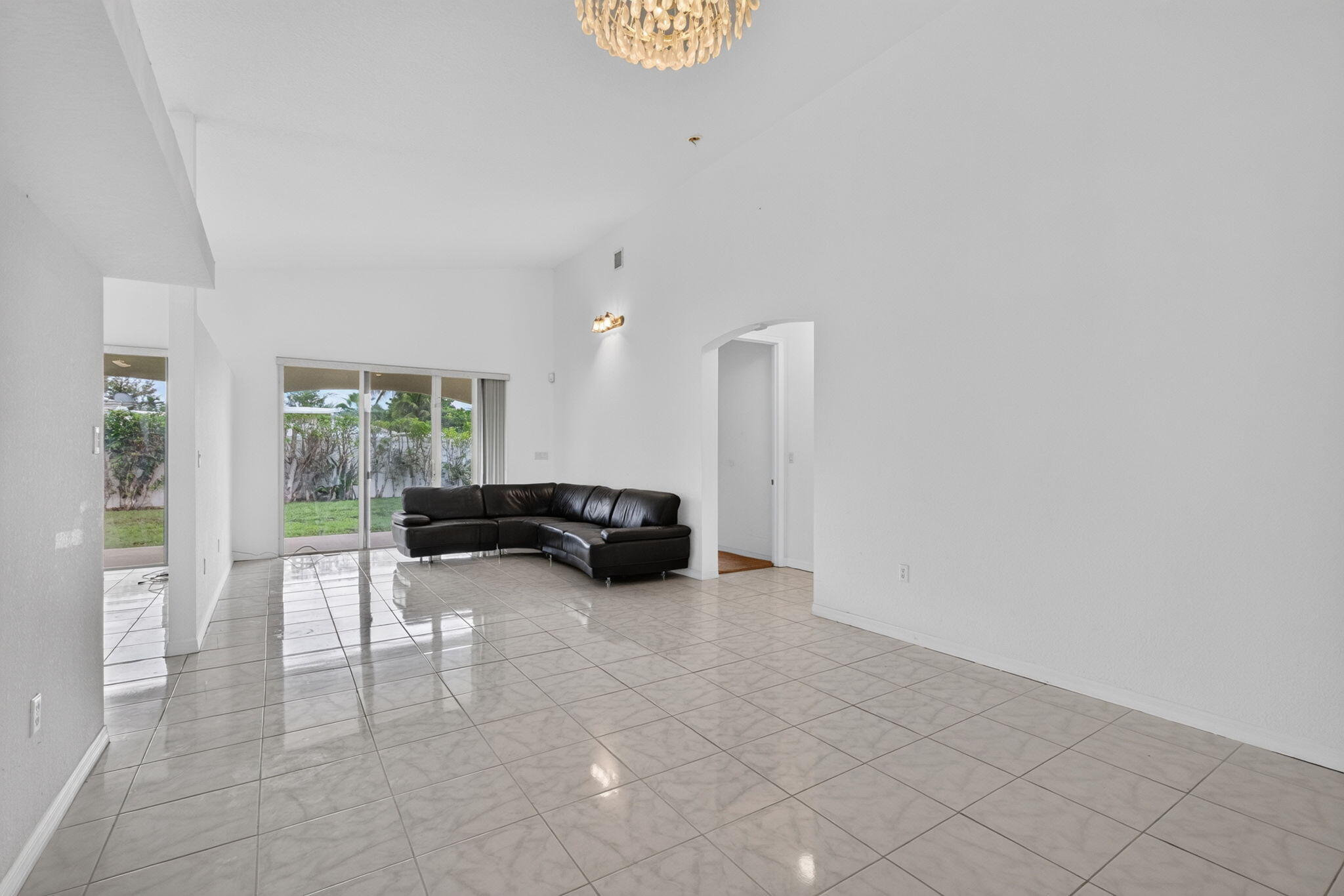 900 SE 2nd Ave Dania Beach, FL 33004