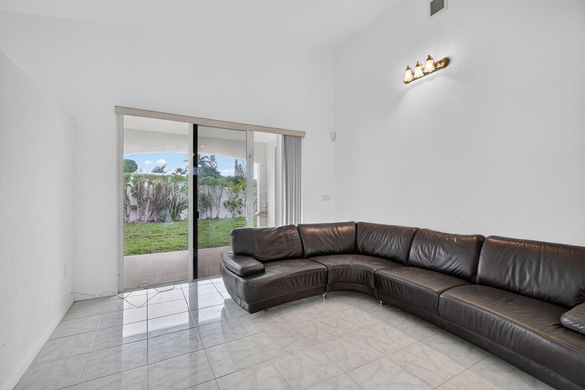 900 SE 2nd Ave Dania Beach, FL 33004