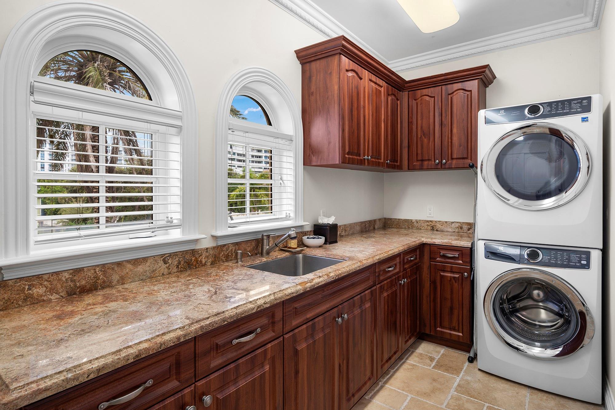 2760 N Atlantic Blvd Fort Lauderdale, FL 33308