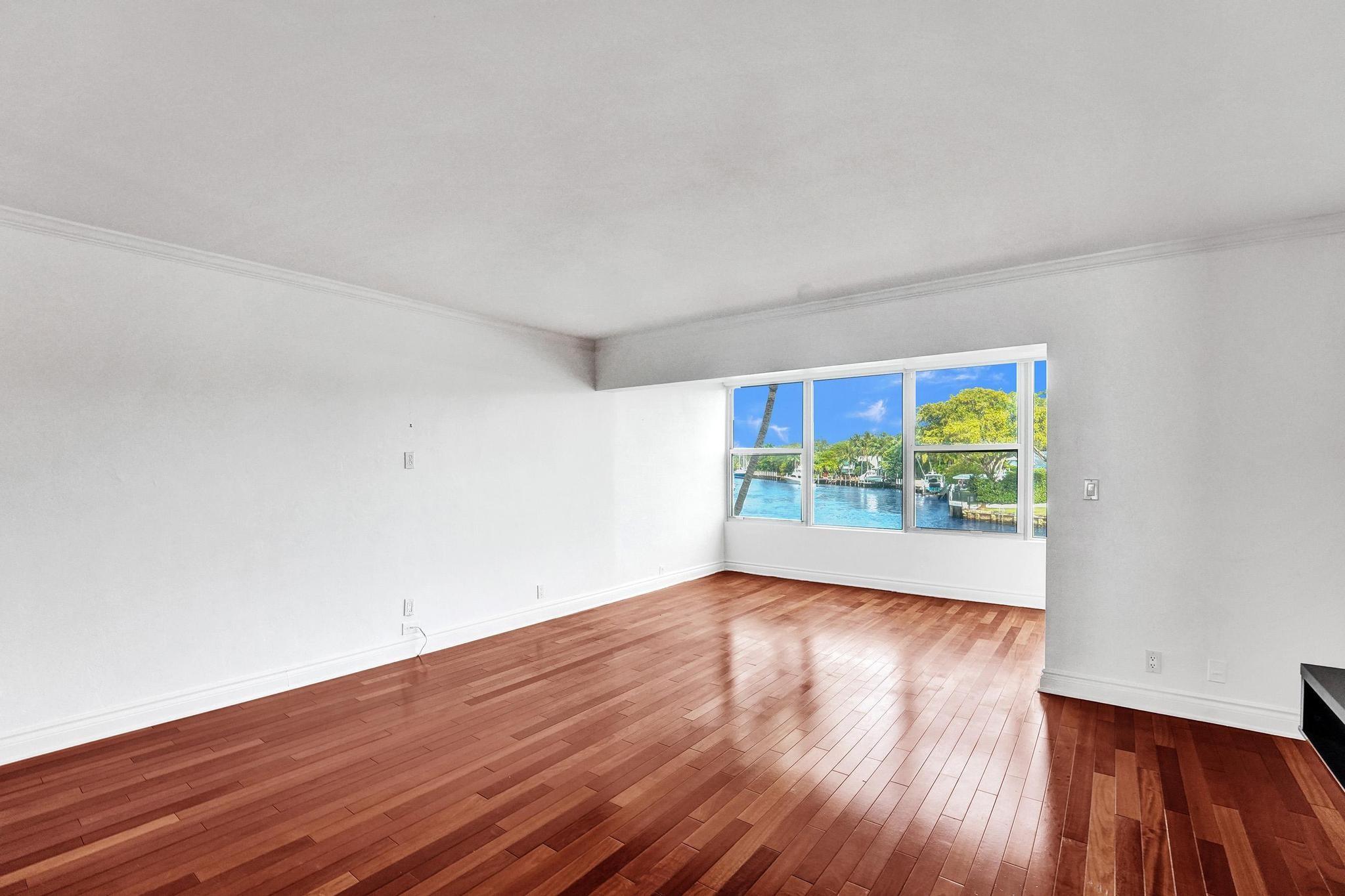 818 SE 4th St #202 Fort Lauderdale, FL 33301