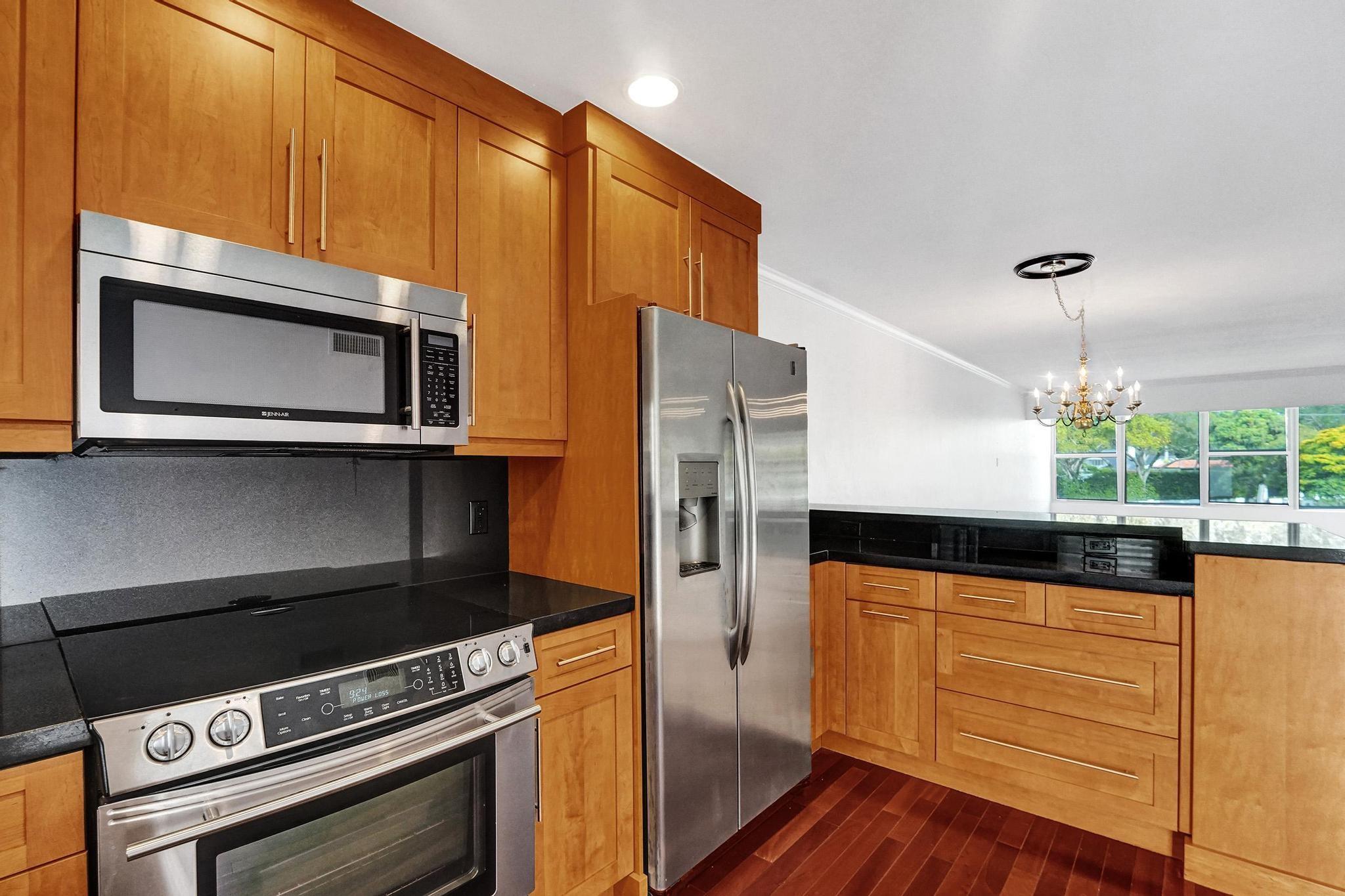 818 SE 4th St #202 Fort Lauderdale, FL 33301