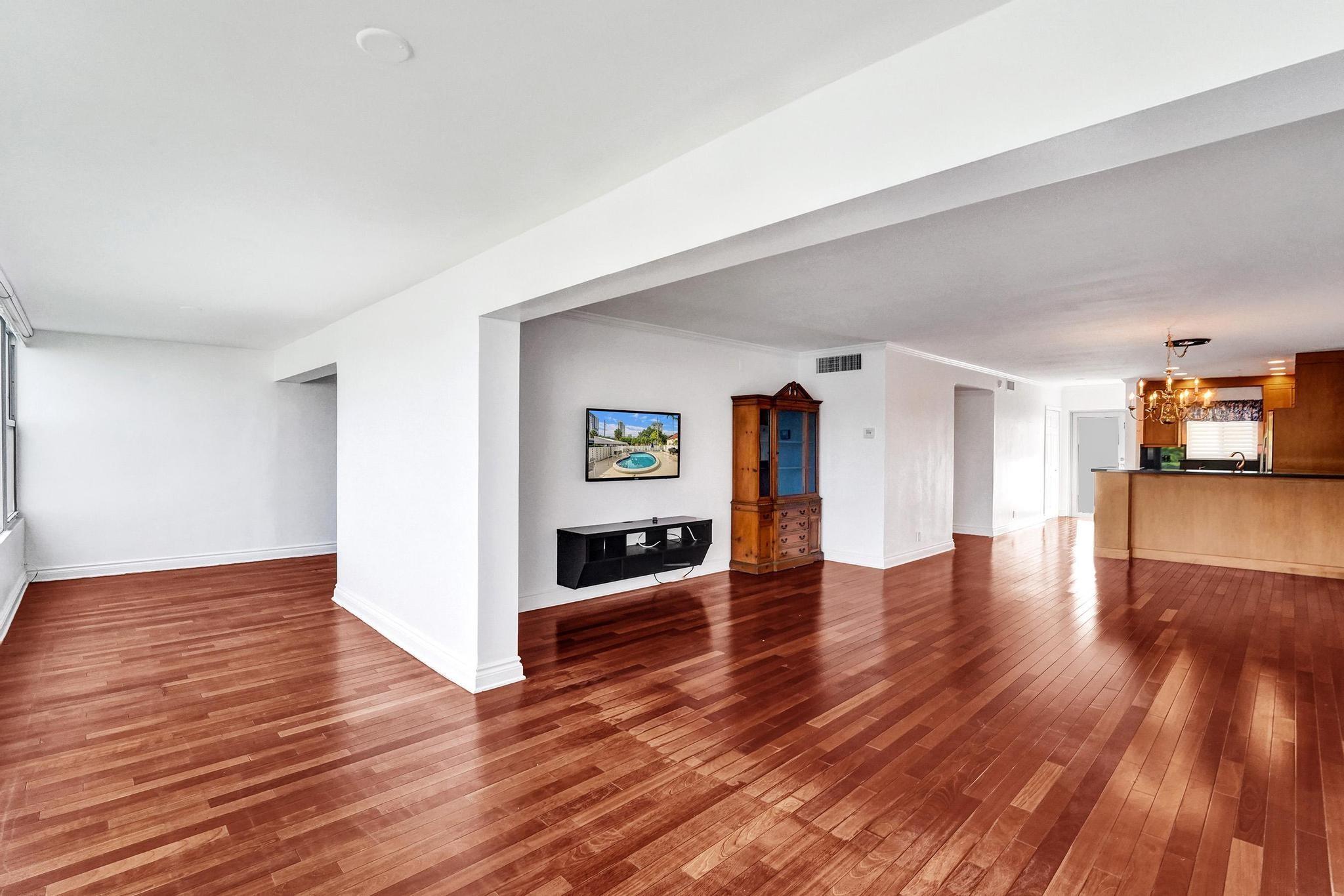 818 SE 4th St #202 Fort Lauderdale, FL 33301