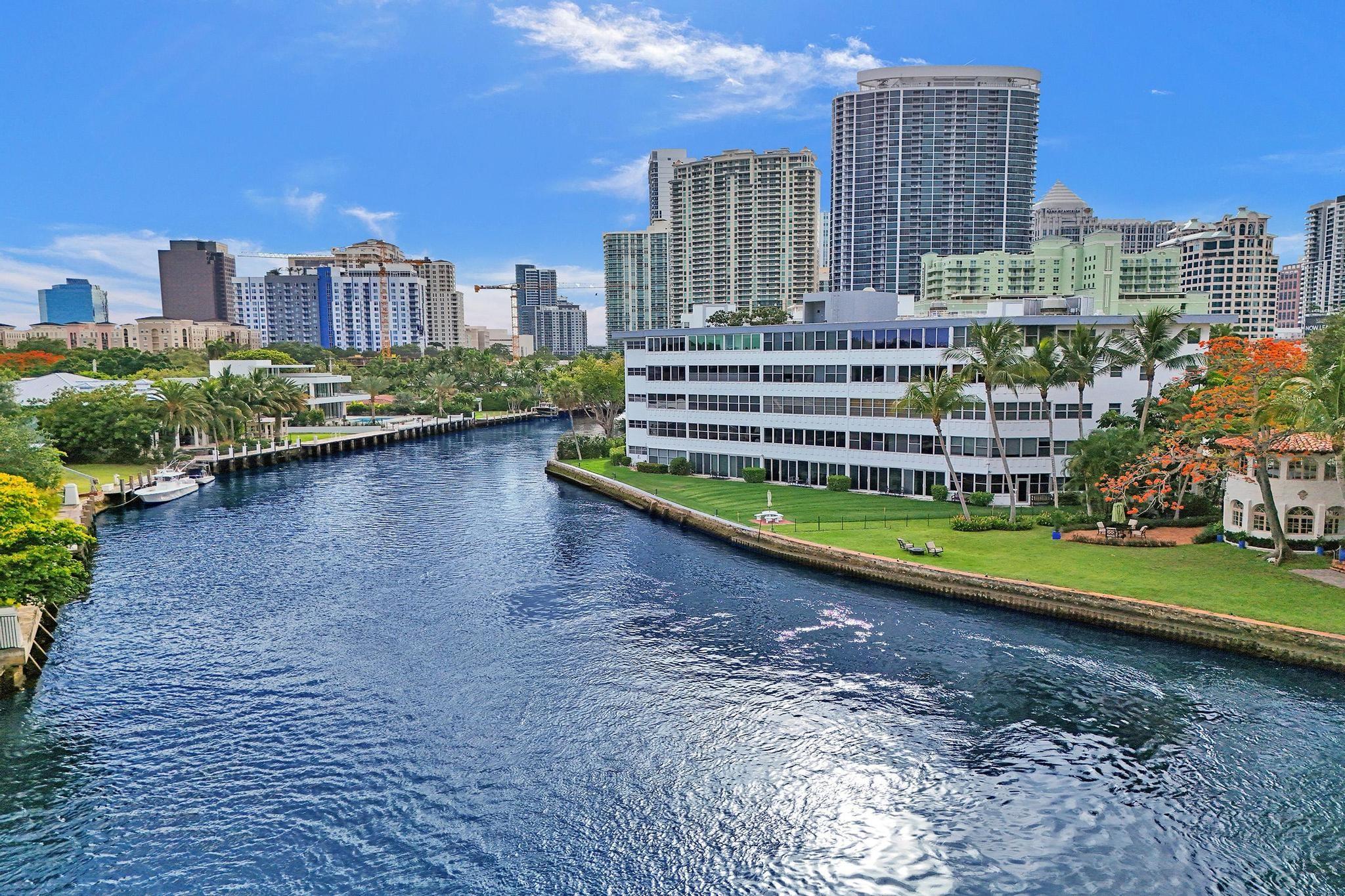 818 SE 4th St #202 Fort Lauderdale, FL 33301