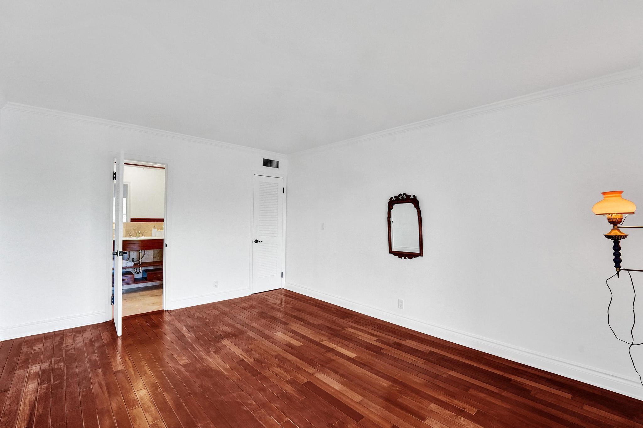 818 SE 4th St #202 Fort Lauderdale, FL 33301