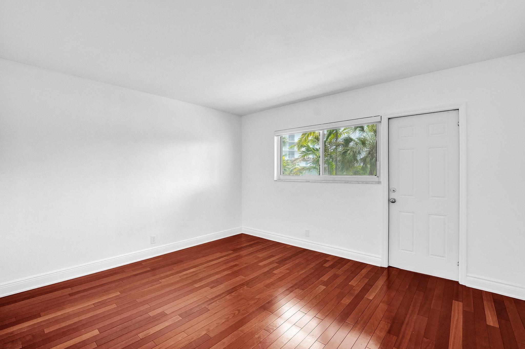 818 SE 4th St #202 Fort Lauderdale, FL 33301