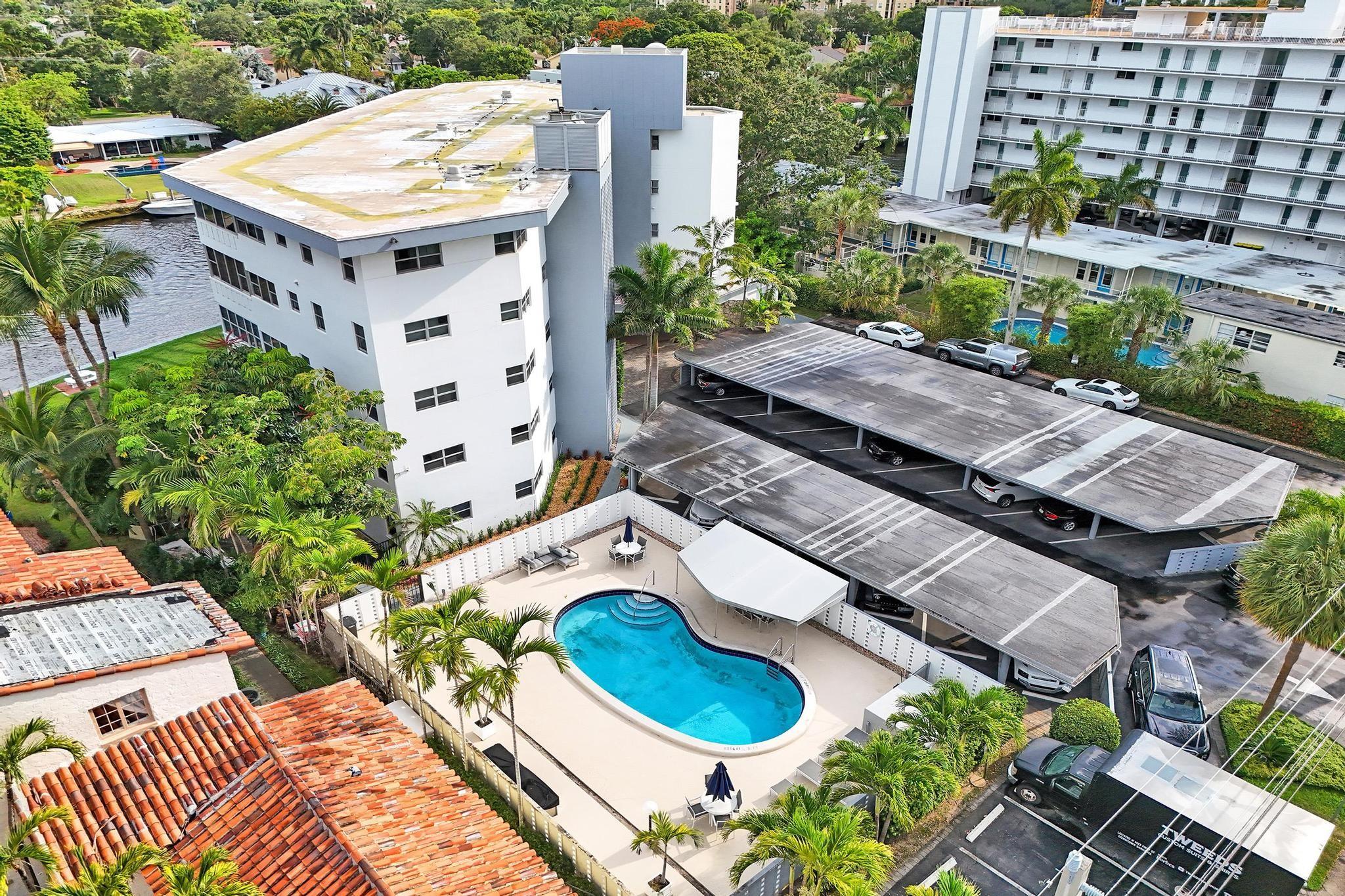 818 SE 4th St #202 Fort Lauderdale, FL 33301