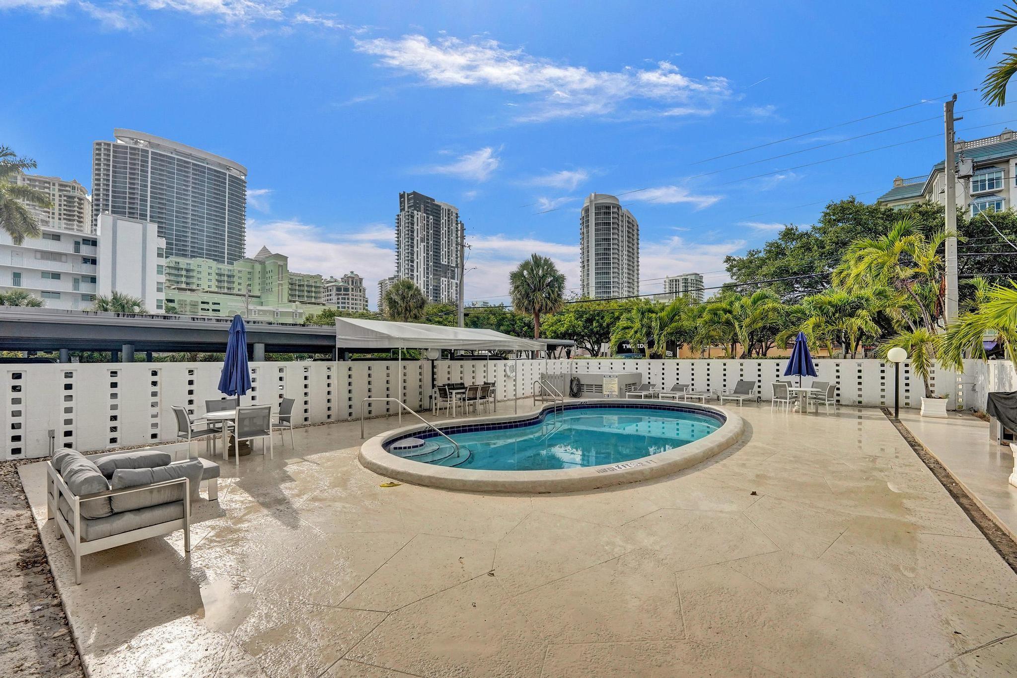 818 SE 4th St #202 Fort Lauderdale, FL 33301