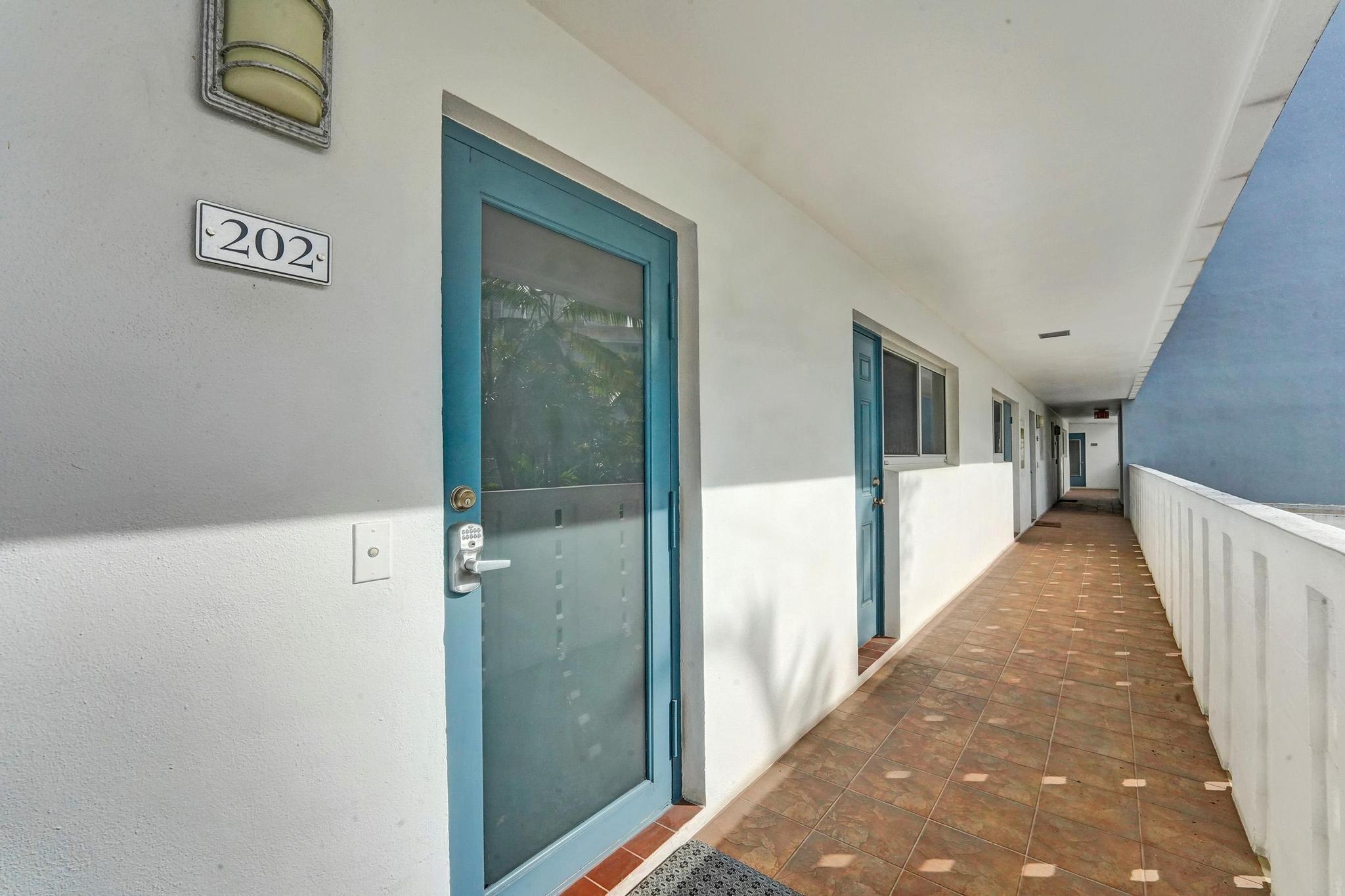 818 SE 4th St #202 Fort Lauderdale, FL 33301