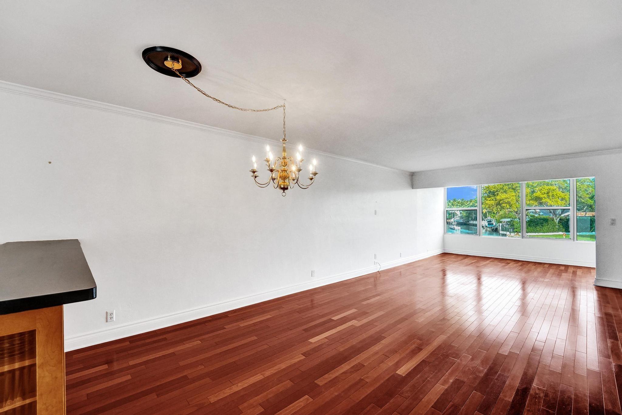 818 SE 4th St #202 Fort Lauderdale, FL 33301