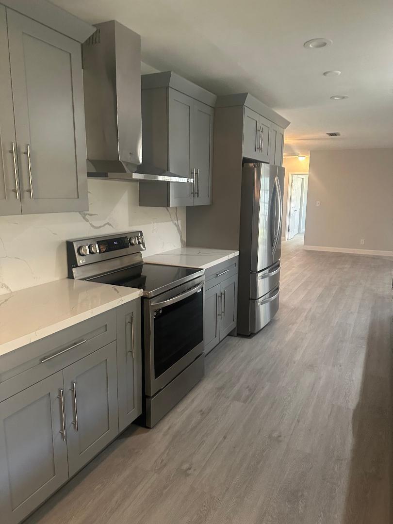218 S 57th Way