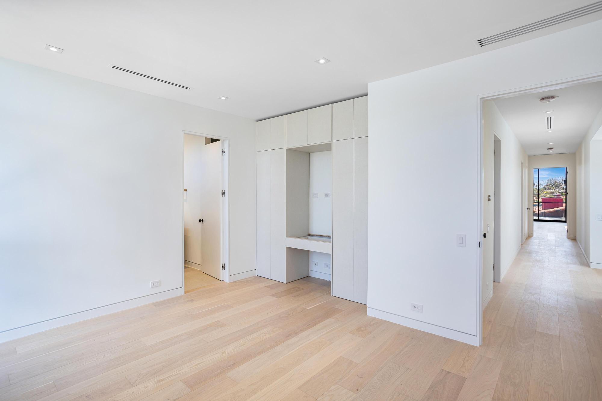 1904 SW 22nd Ter Miami, FL 33145