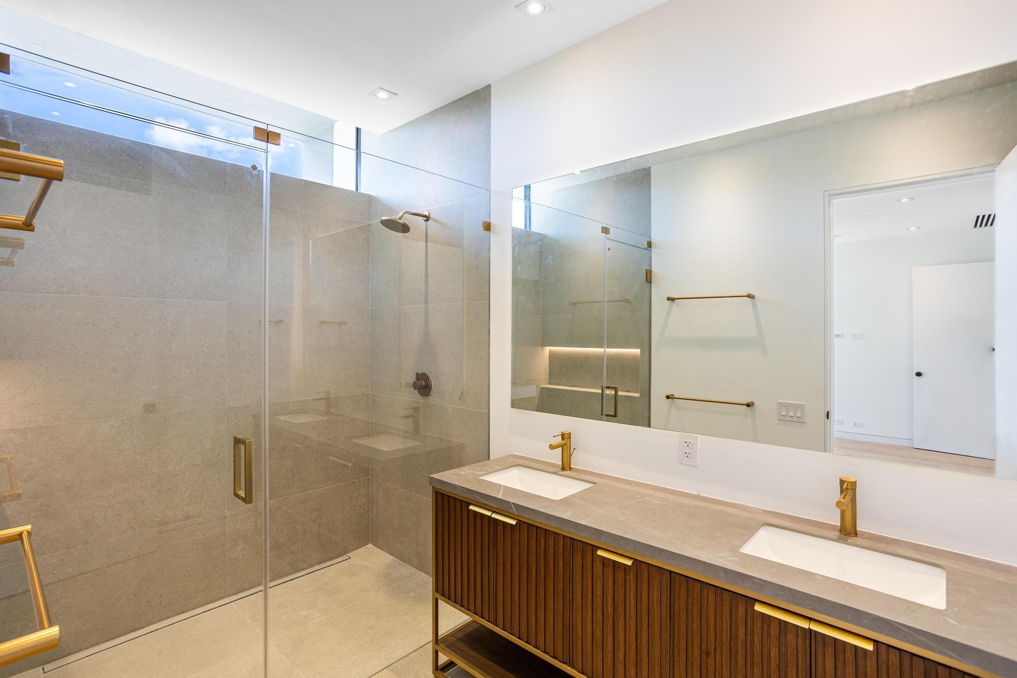 1904 SW 22nd Ter Miami, FL 33145