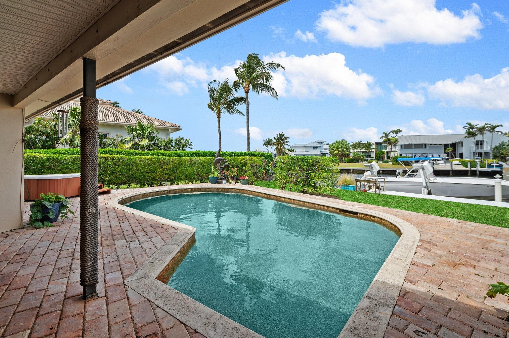 3 Sabal Is Dr Ocean Ridge, FL 33435